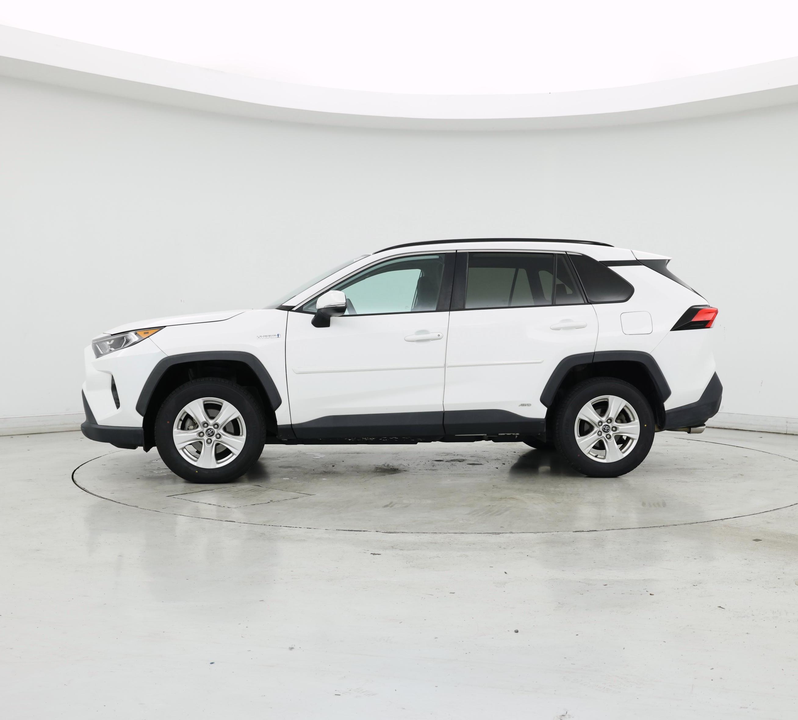 Thumbnail: 2021 Toyota RAV4 - 3