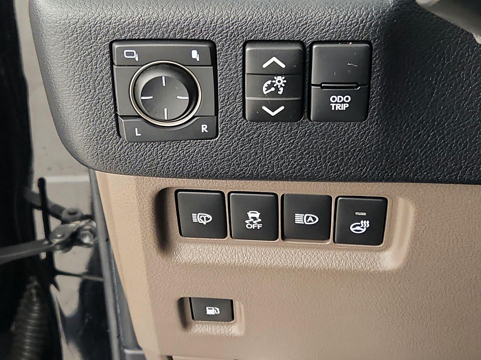 Thumbnail: 2021 Lexus GX - 13