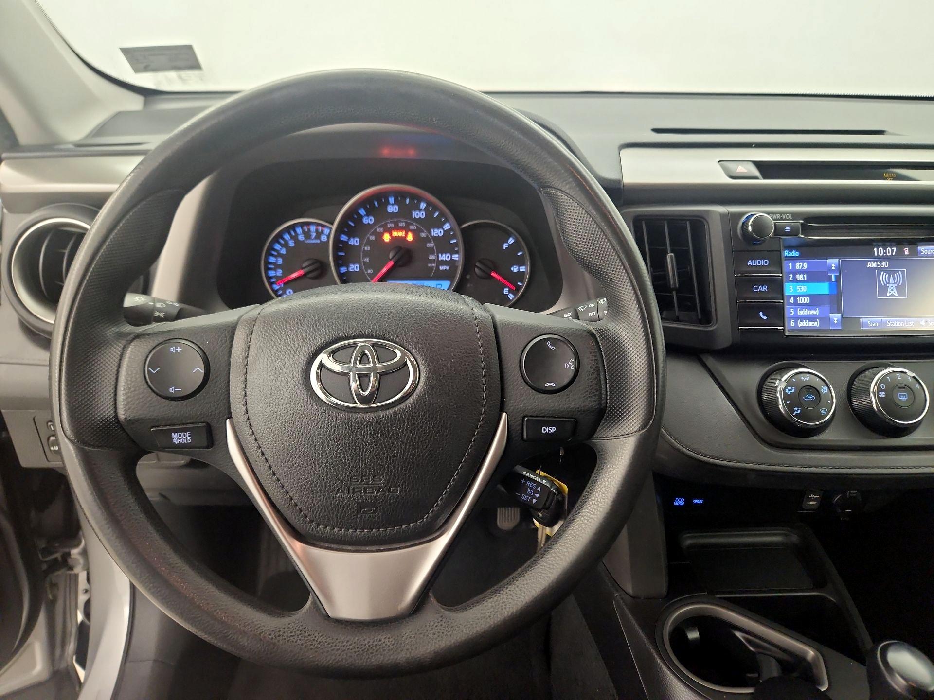 Thumbnail: 2016 Toyota RAV4 - 10