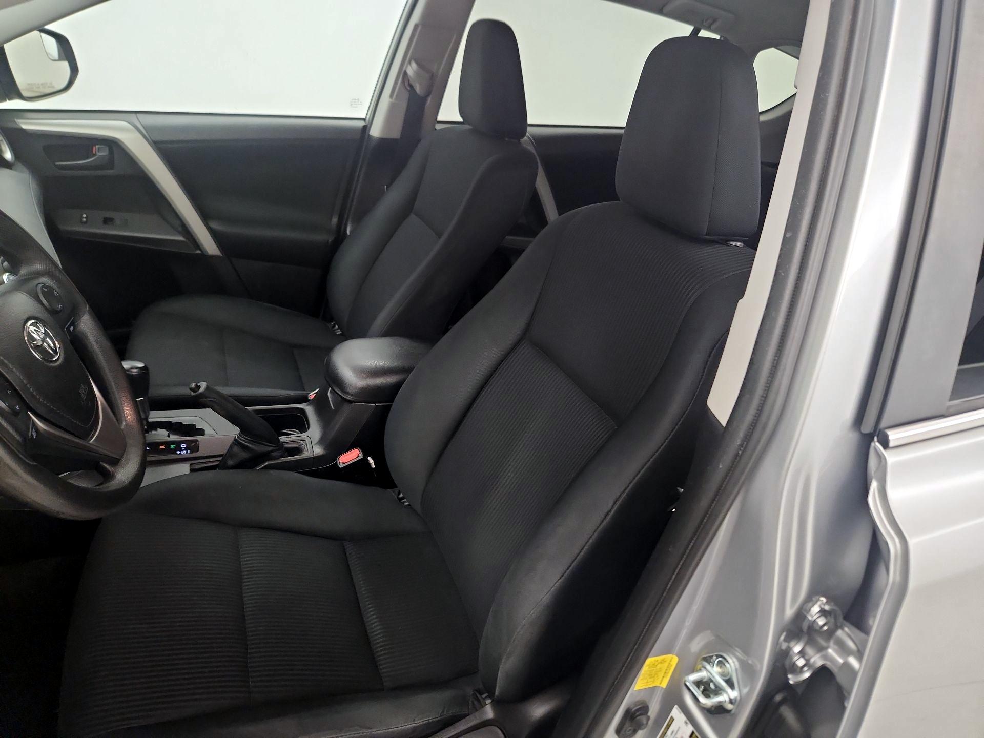 Thumbnail: 2016 Toyota RAV4 - 11