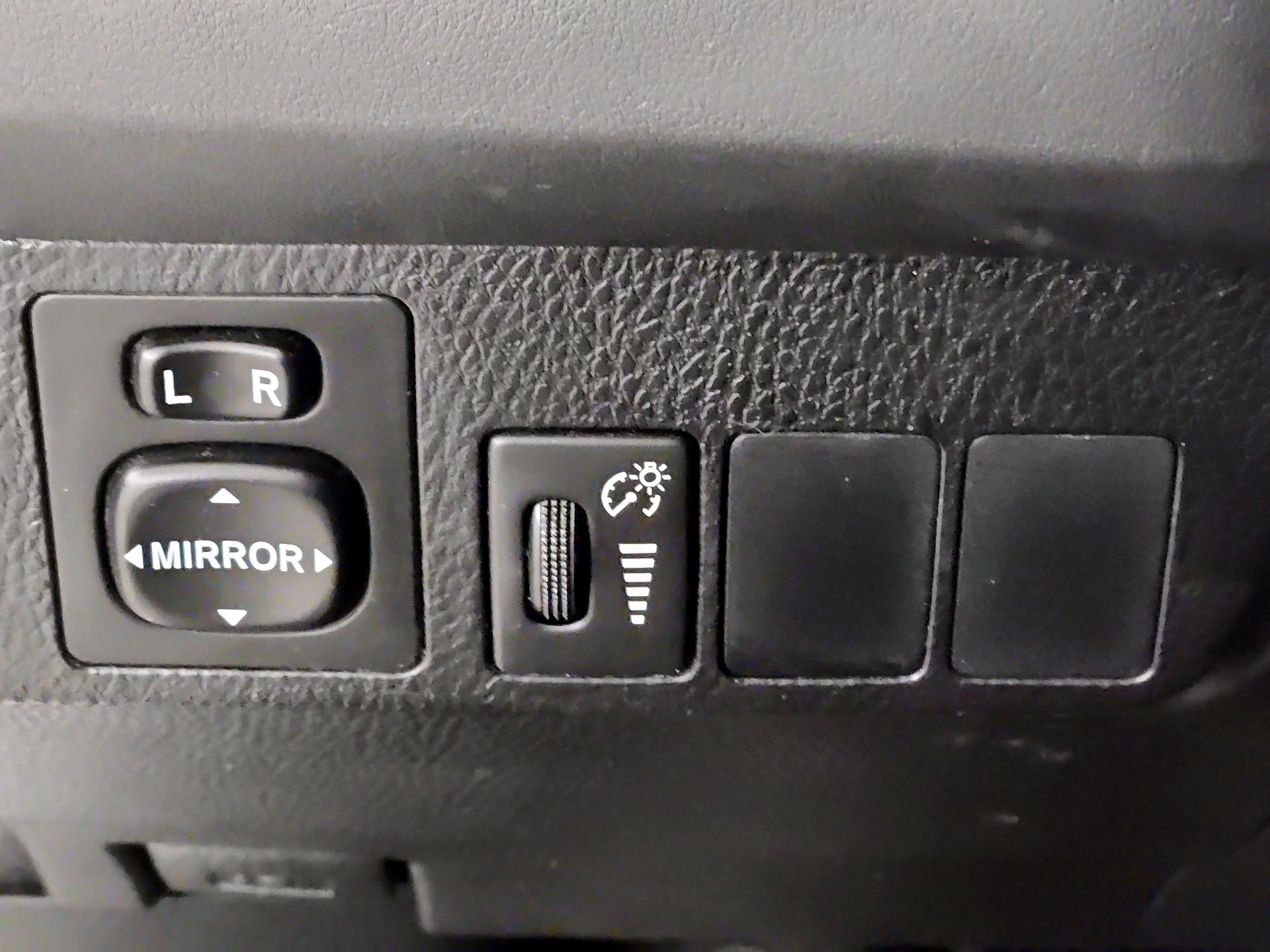 Thumbnail: 2016 Toyota RAV4 - 13