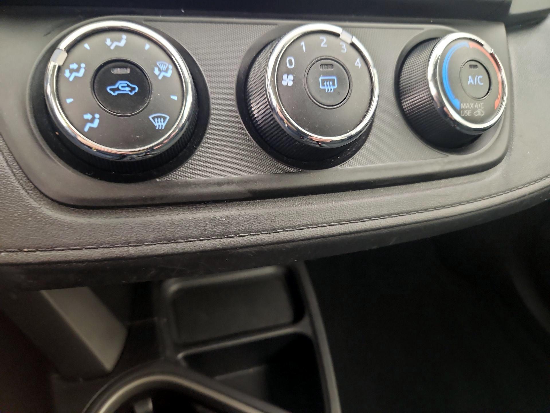 Thumbnail: 2016 Toyota RAV4 - 16