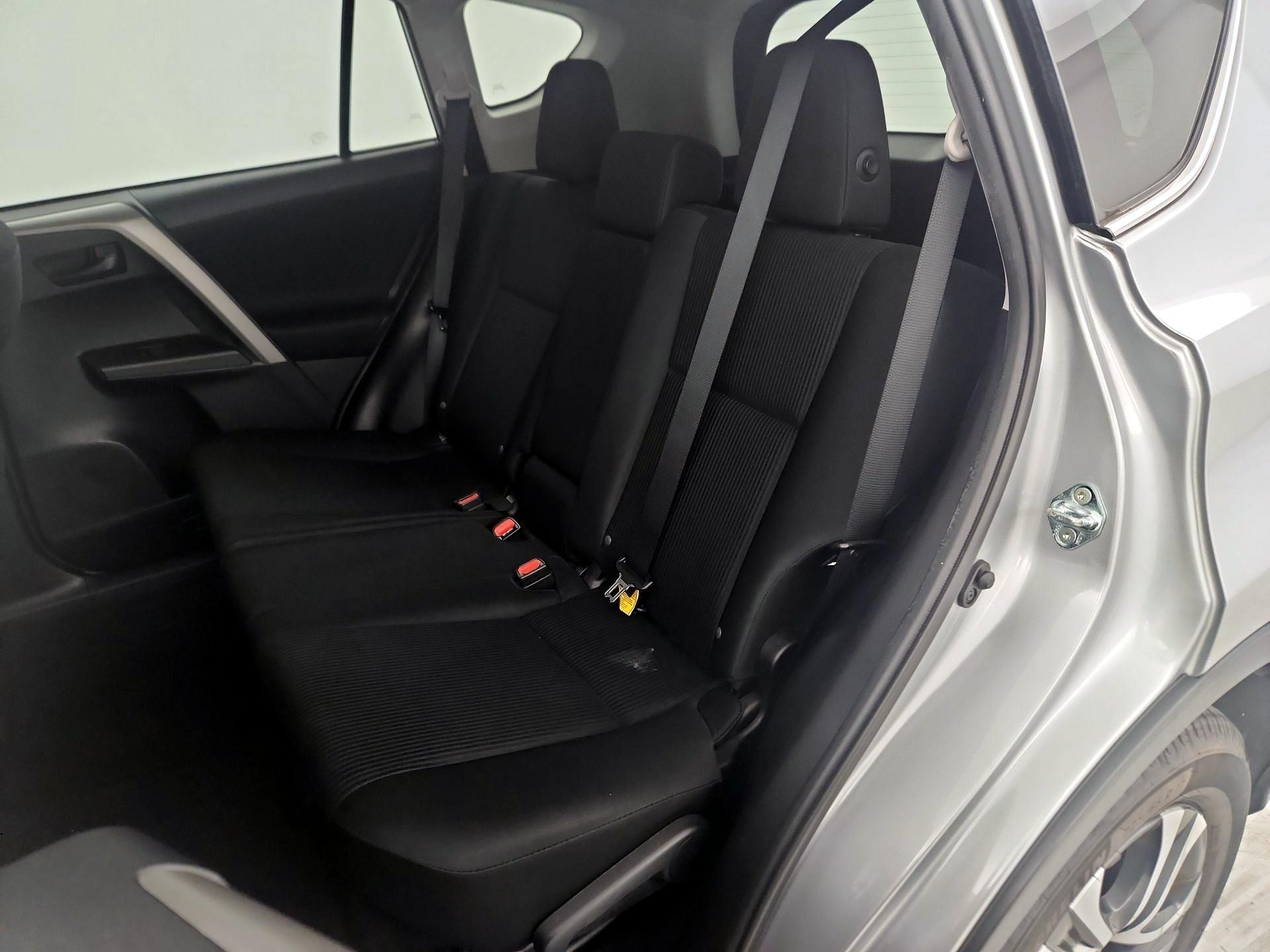 Thumbnail: 2016 Toyota RAV4 - 19