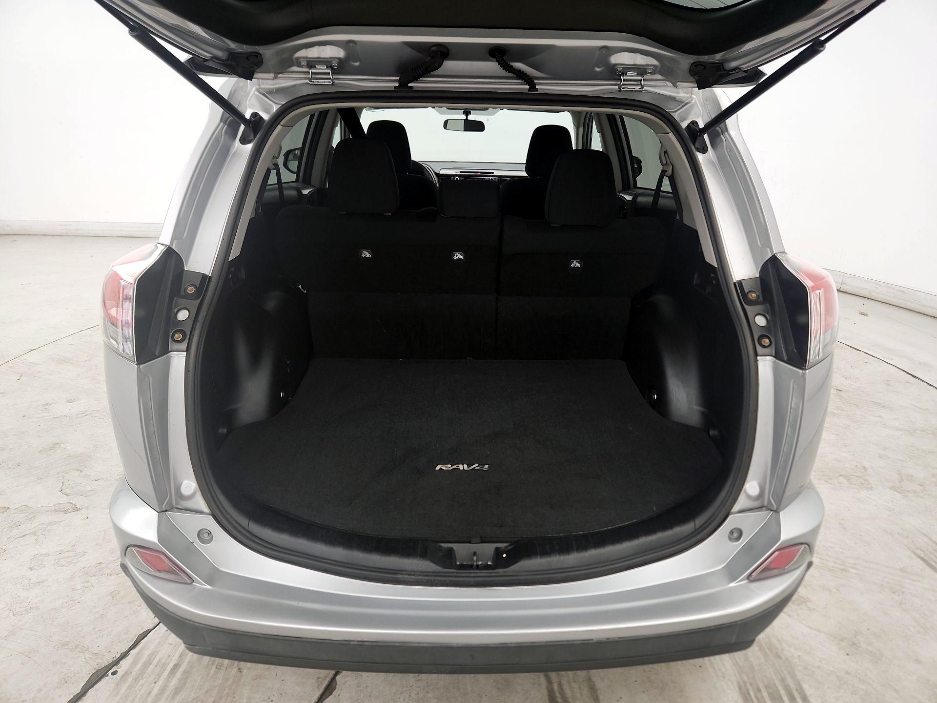 Thumbnail: 2016 Toyota RAV4 - 20