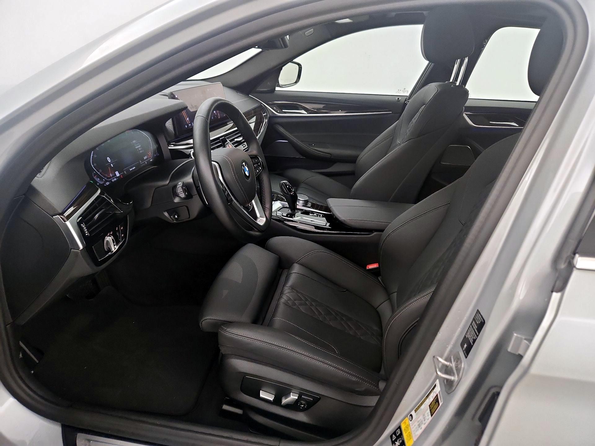 Thumbnail: 2021 BMW 5 Series - 11