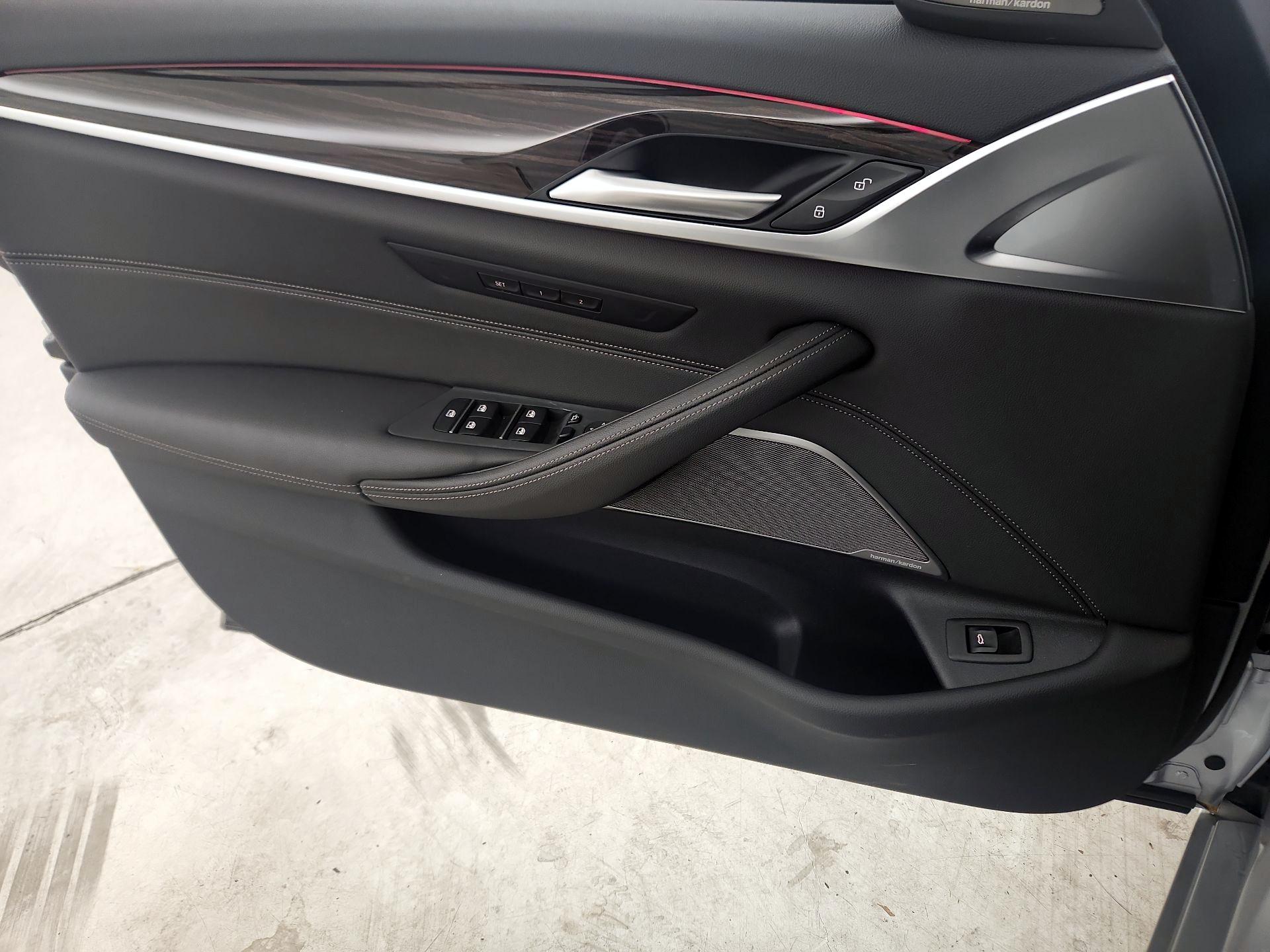 Thumbnail: 2021 BMW 5 Series - 12