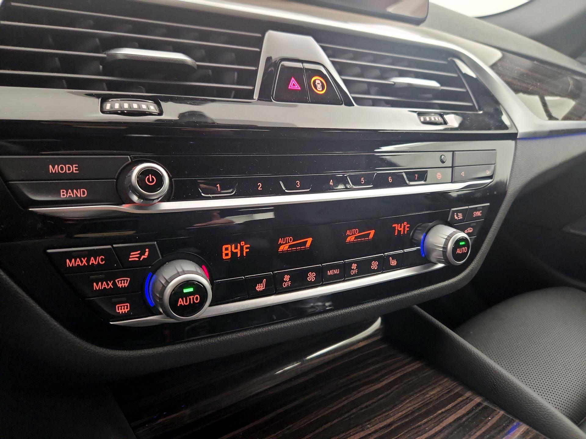 Thumbnail: 2021 BMW 5 Series - 17