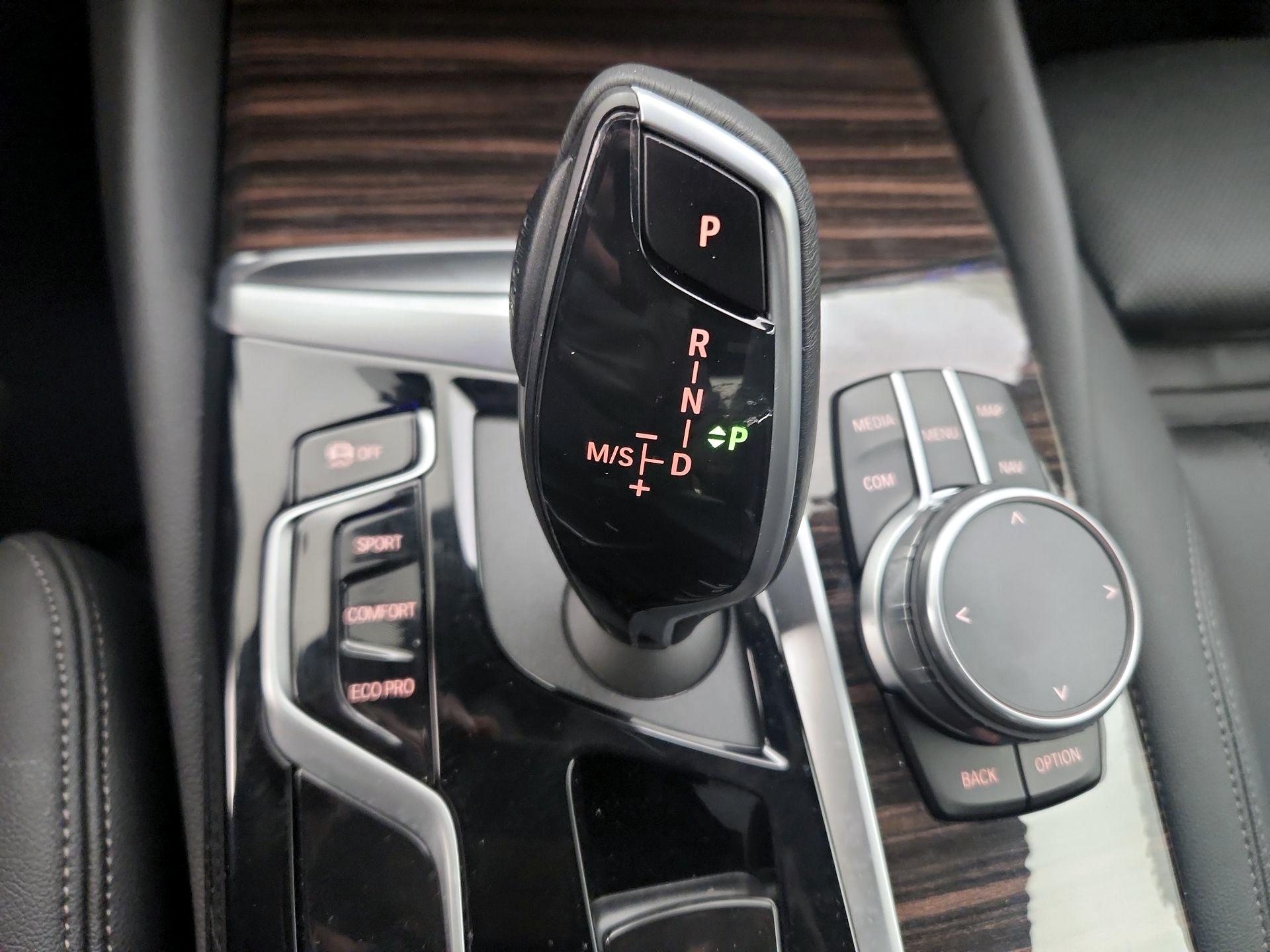 Thumbnail: 2021 BMW 5 Series - 18