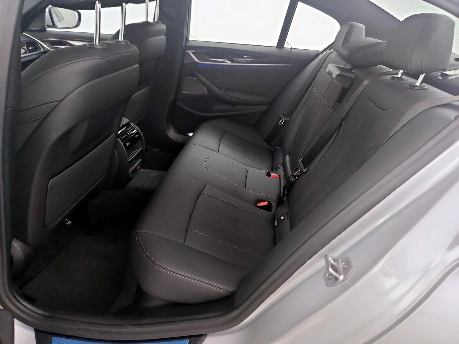 Thumbnail: 2021 BMW 5 Series - 20