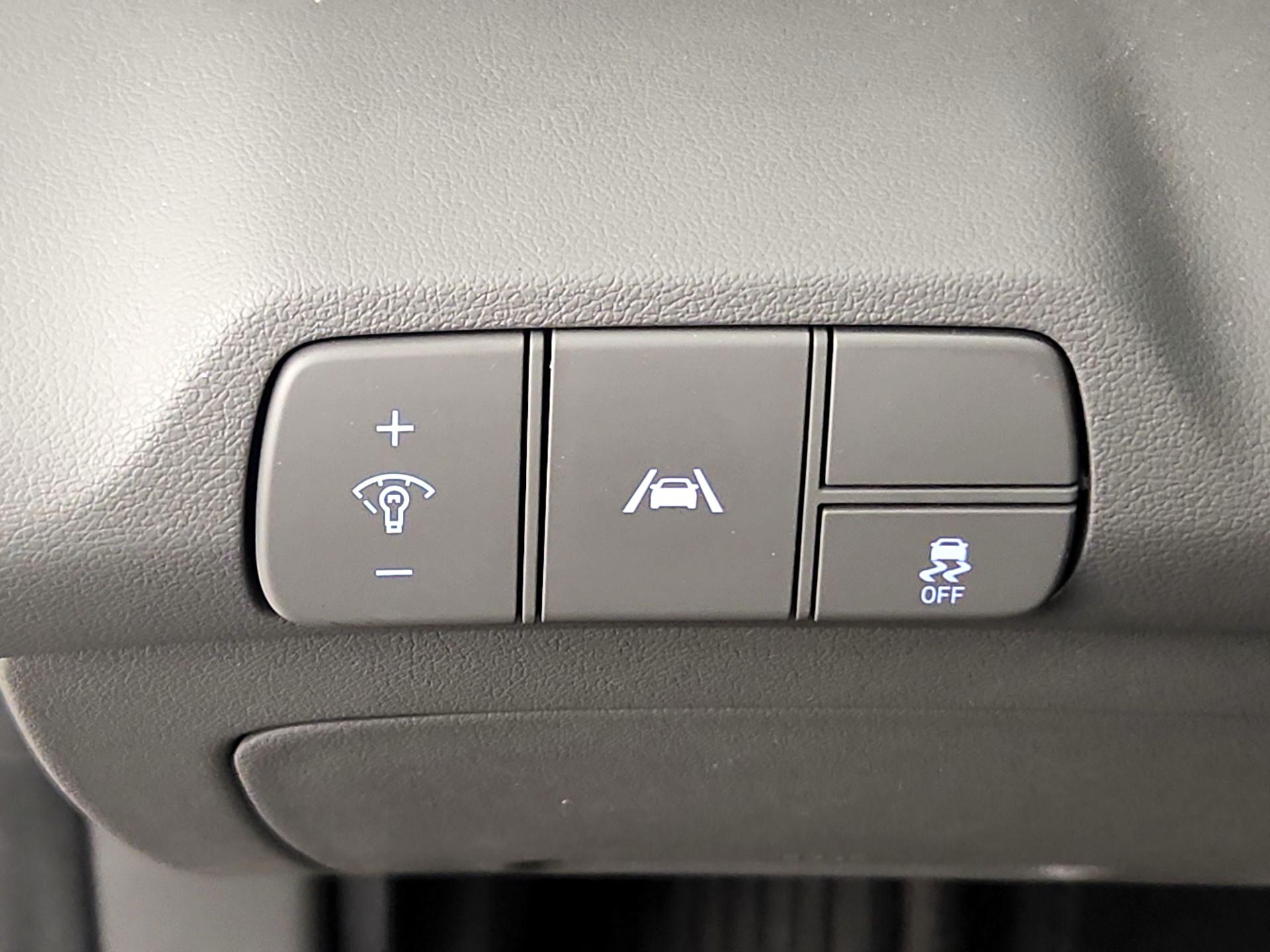 Thumbnail: 2023 Hyundai Elantra - 13