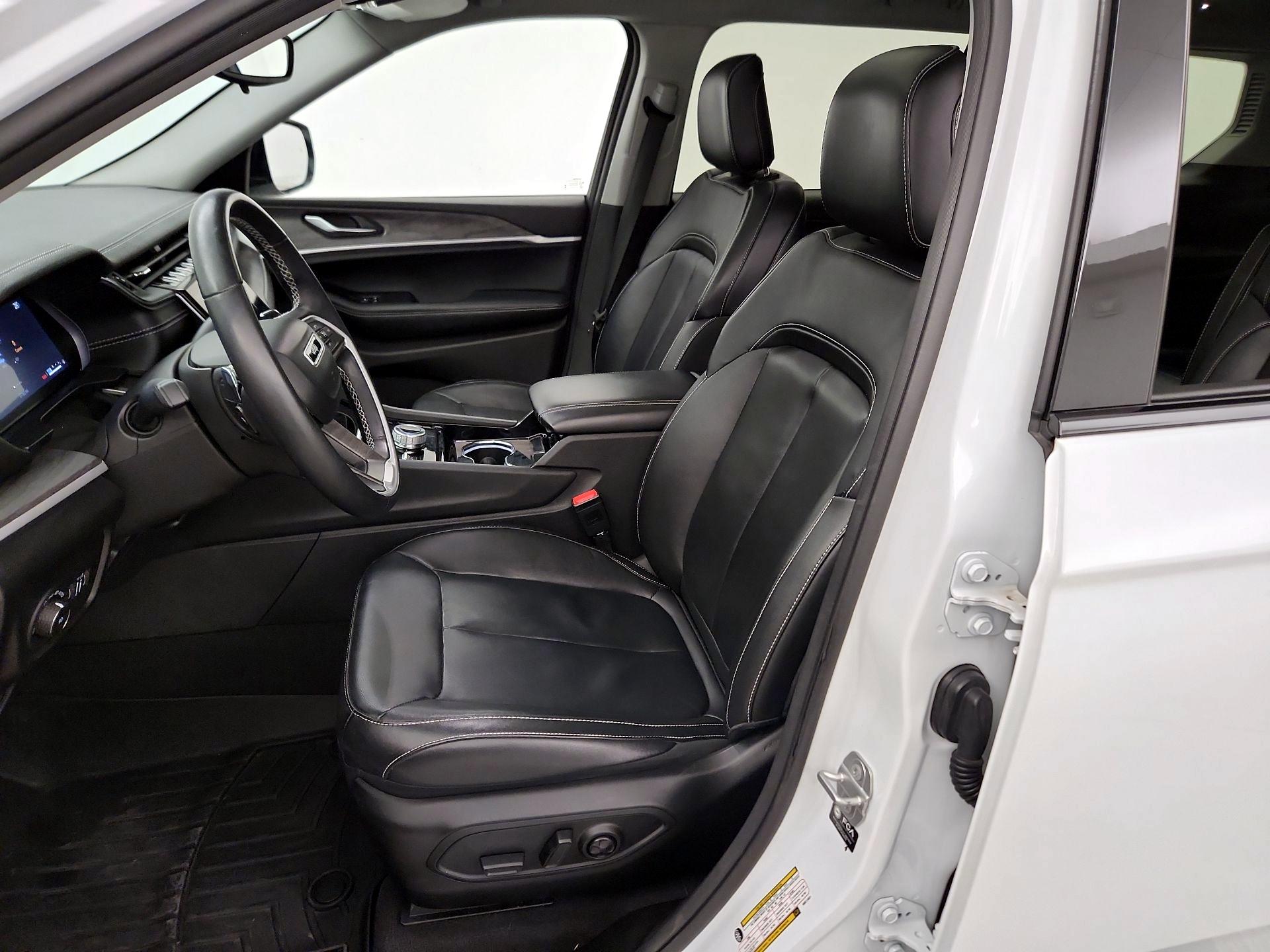 Thumbnail: 2022 Jeep Grand Cherokee L - 11