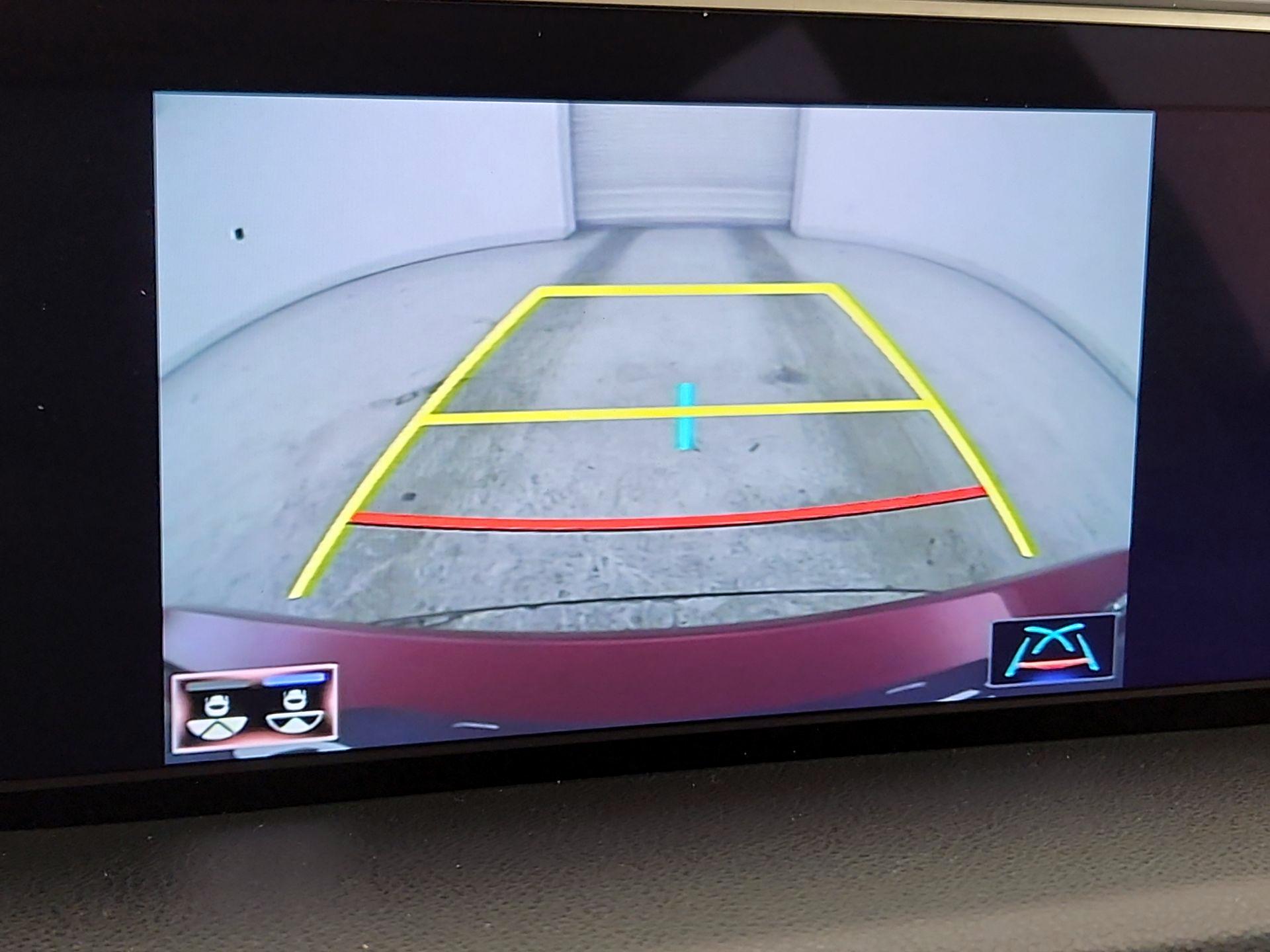 Thumbnail: 2019 Lexus ES - 15