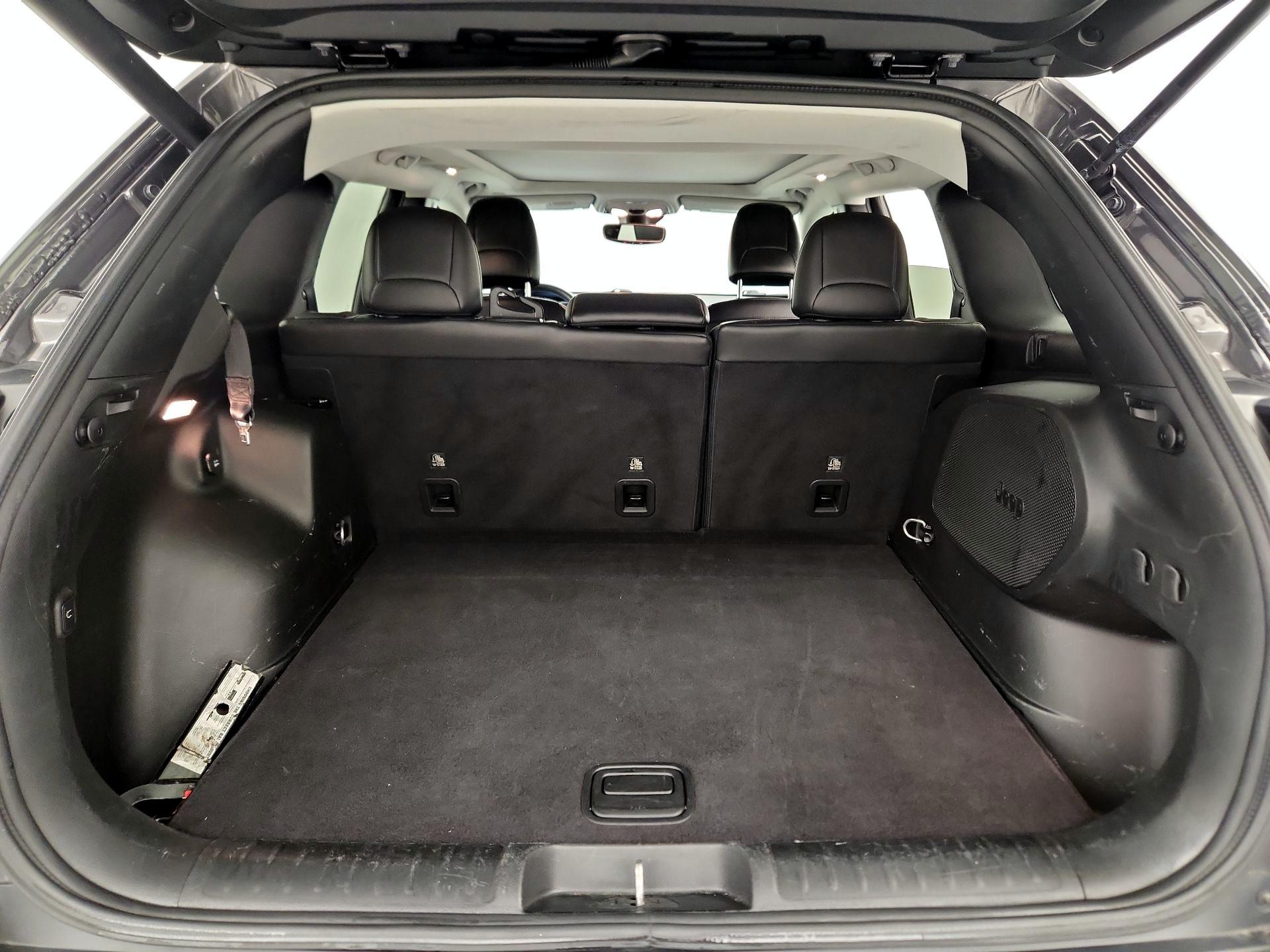 Thumbnail: 2019 Jeep Cherokee - 20