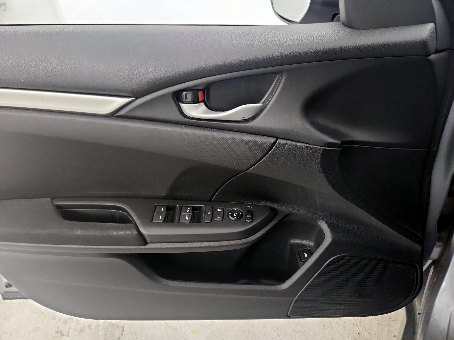 Thumbnail: 2017 Honda Civic - 12