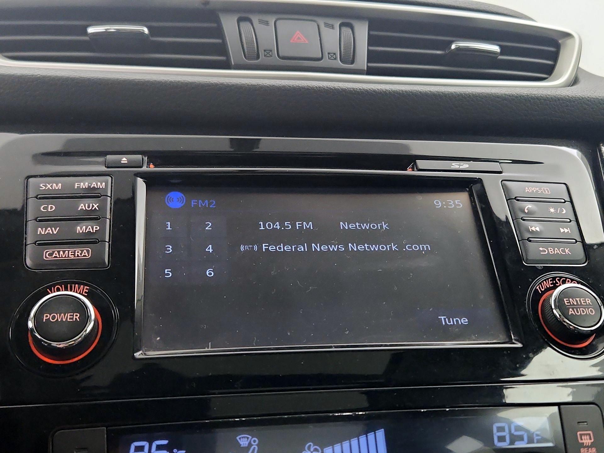 Thumbnail: 2016 Nissan Rogue - 16