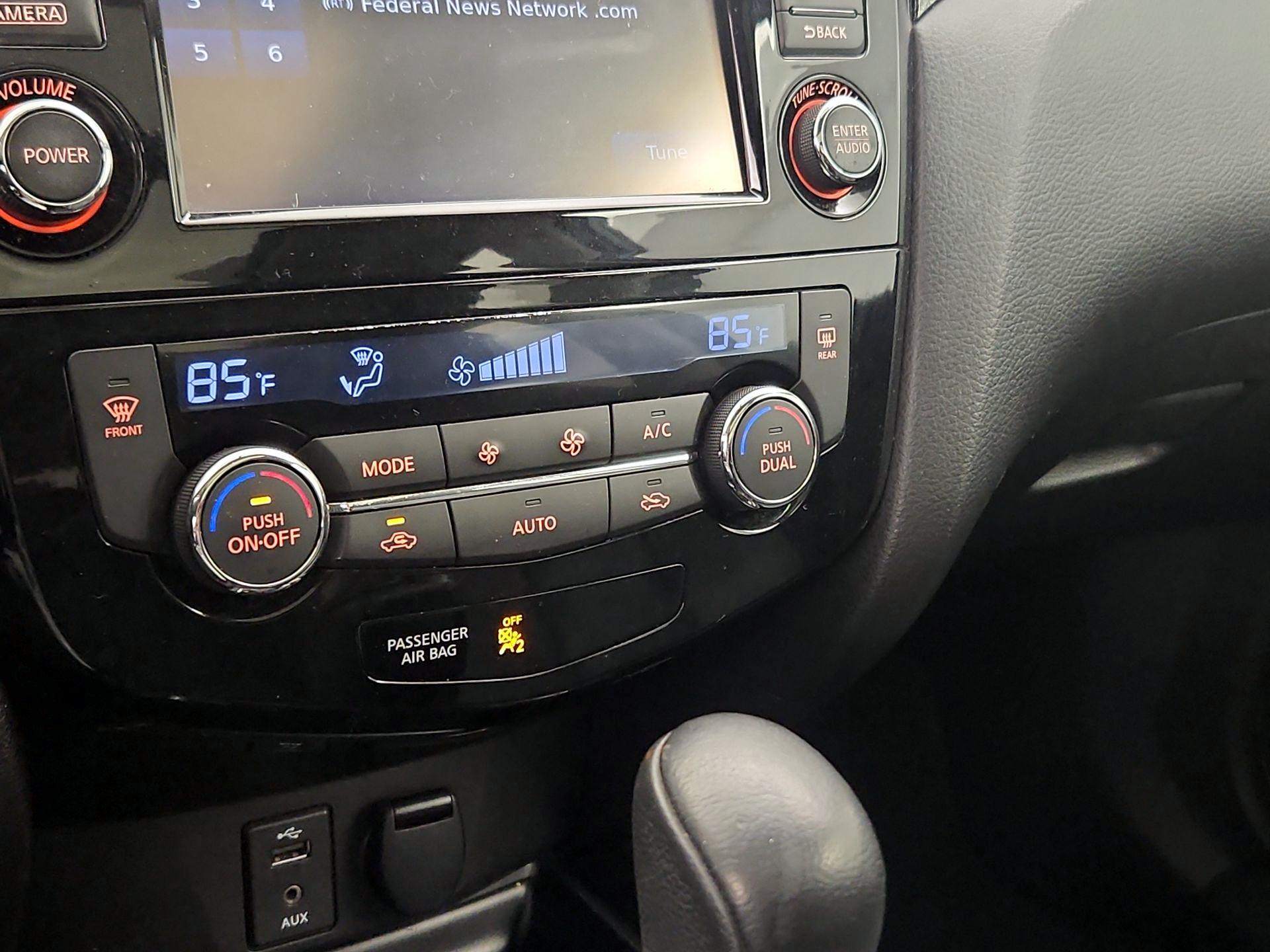 Thumbnail: 2016 Nissan Rogue - 17