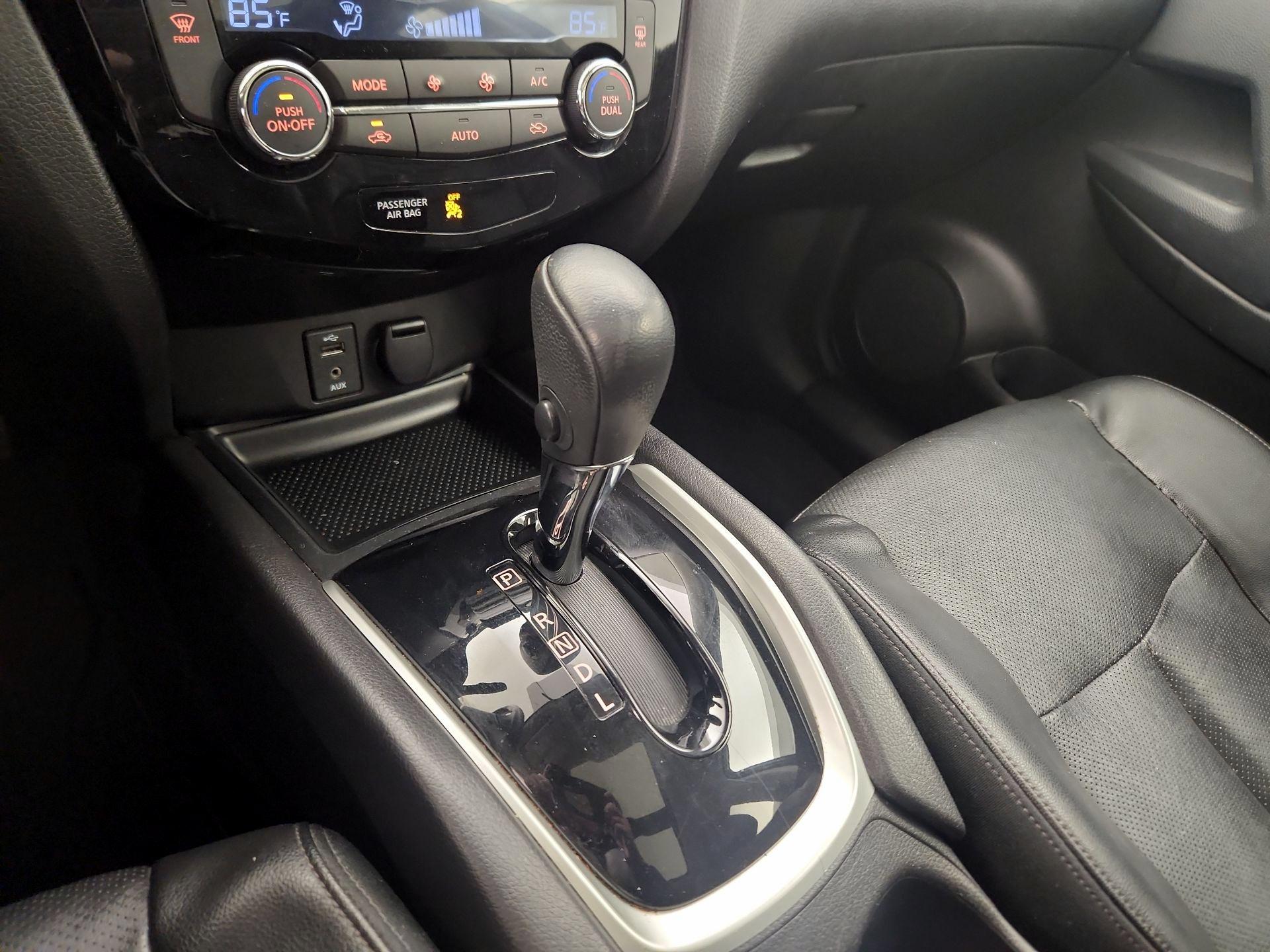 Thumbnail: 2016 Nissan Rogue - 18