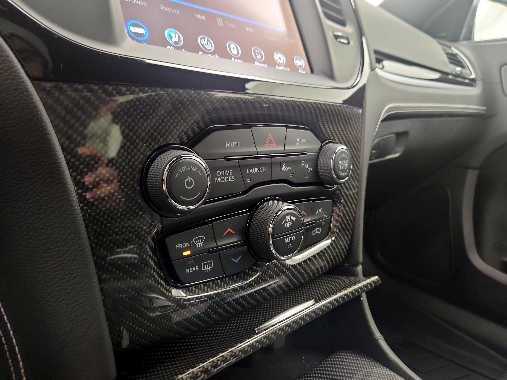 Thumbnail: 2023 Chrysler 300 - 17