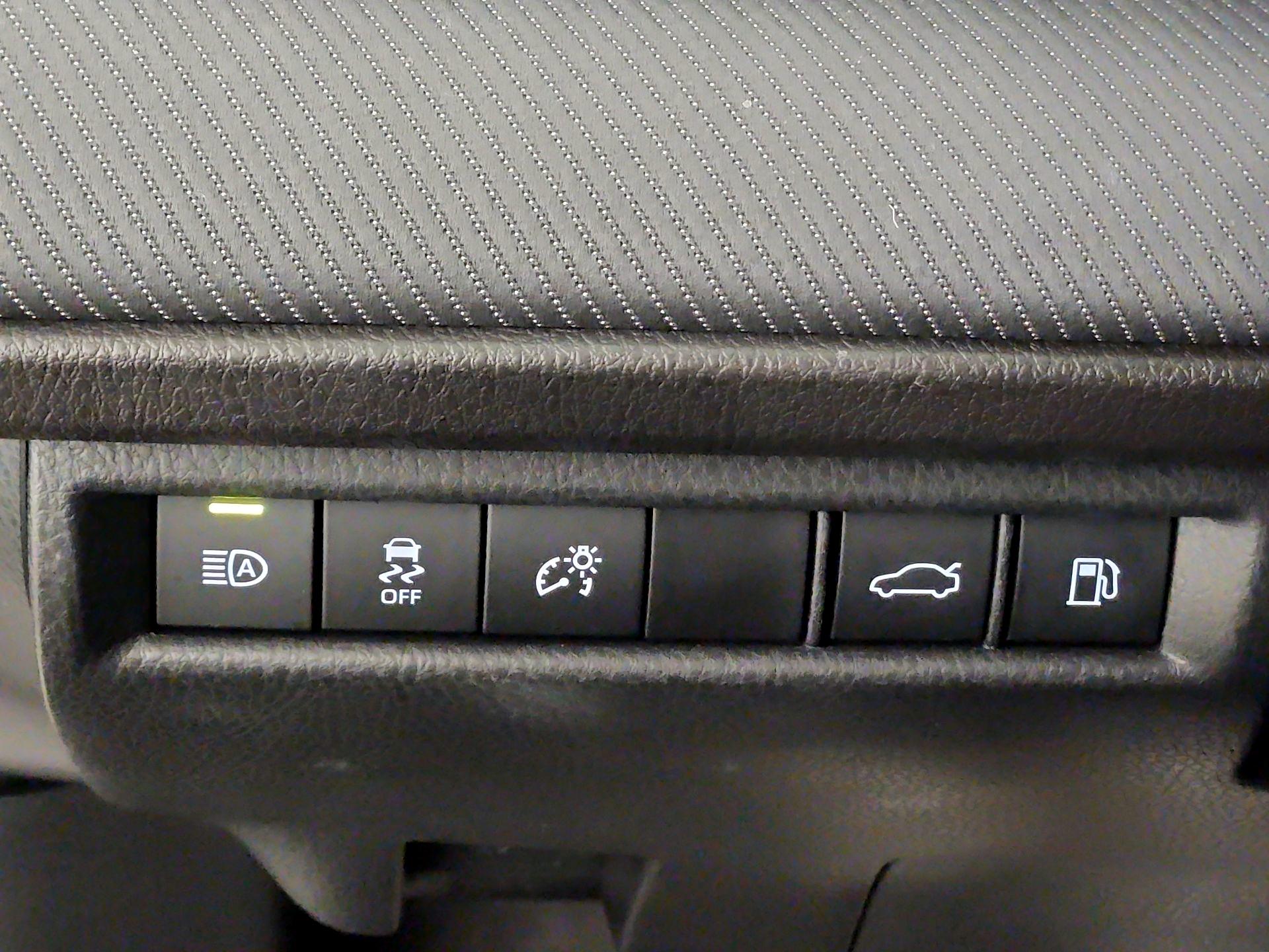 Thumbnail: 2025 Toyota Camry - 13