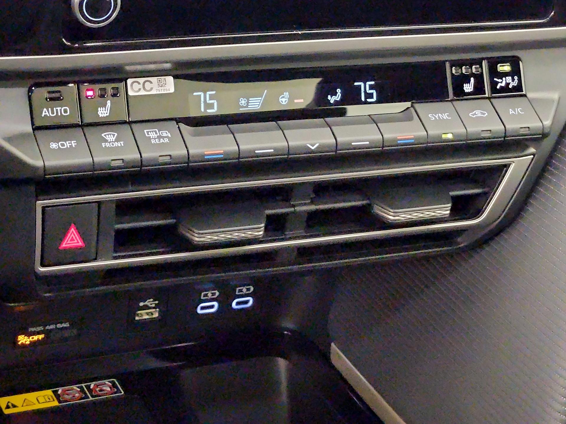 Thumbnail: 2025 Toyota Camry - 17