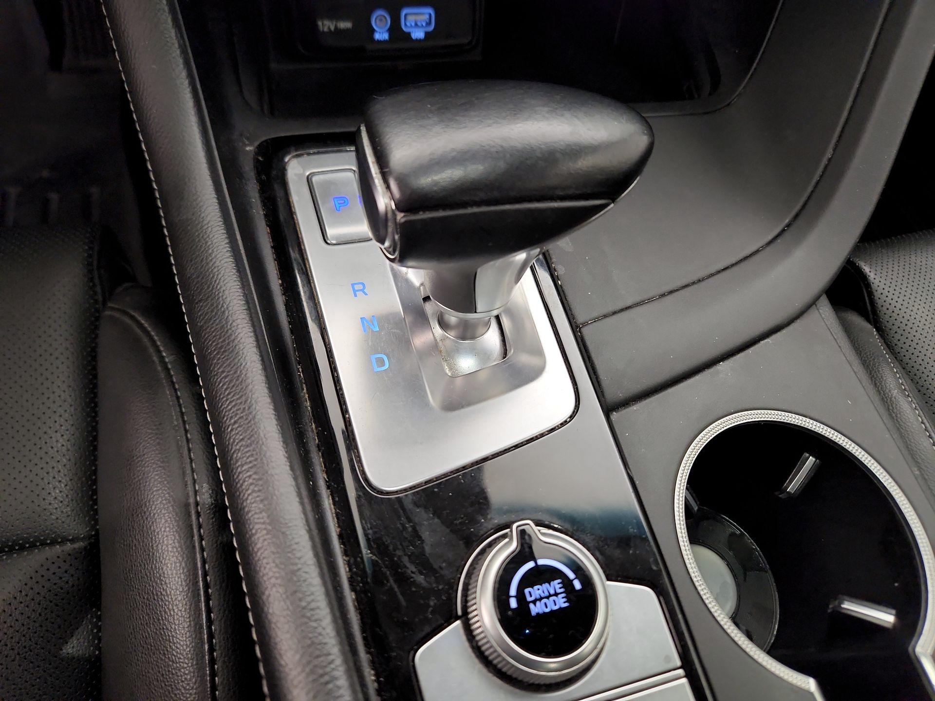 Thumbnail: 2019 Genesis G70 - 17