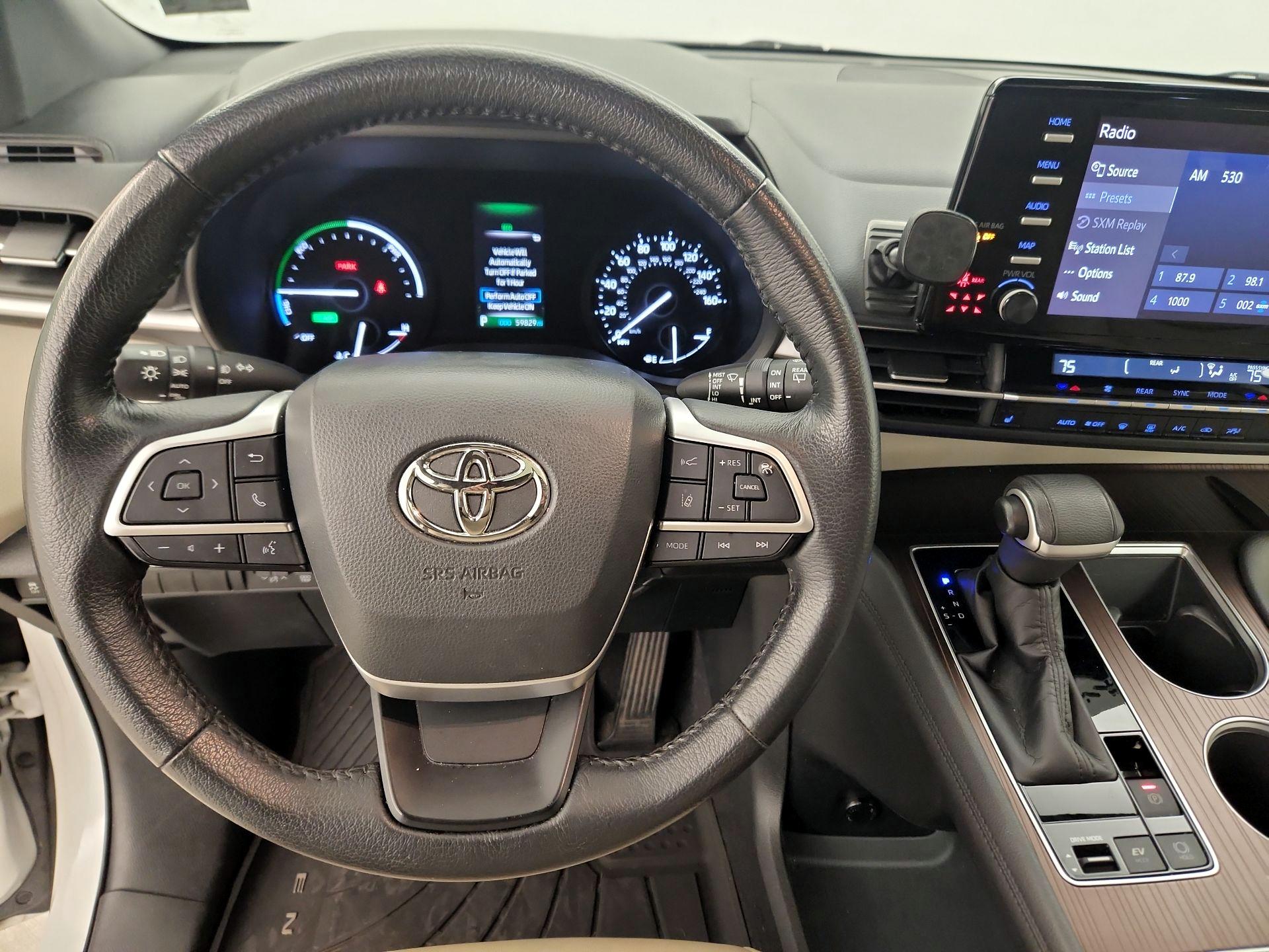 Thumbnail: 2021 Toyota Sienna - 10