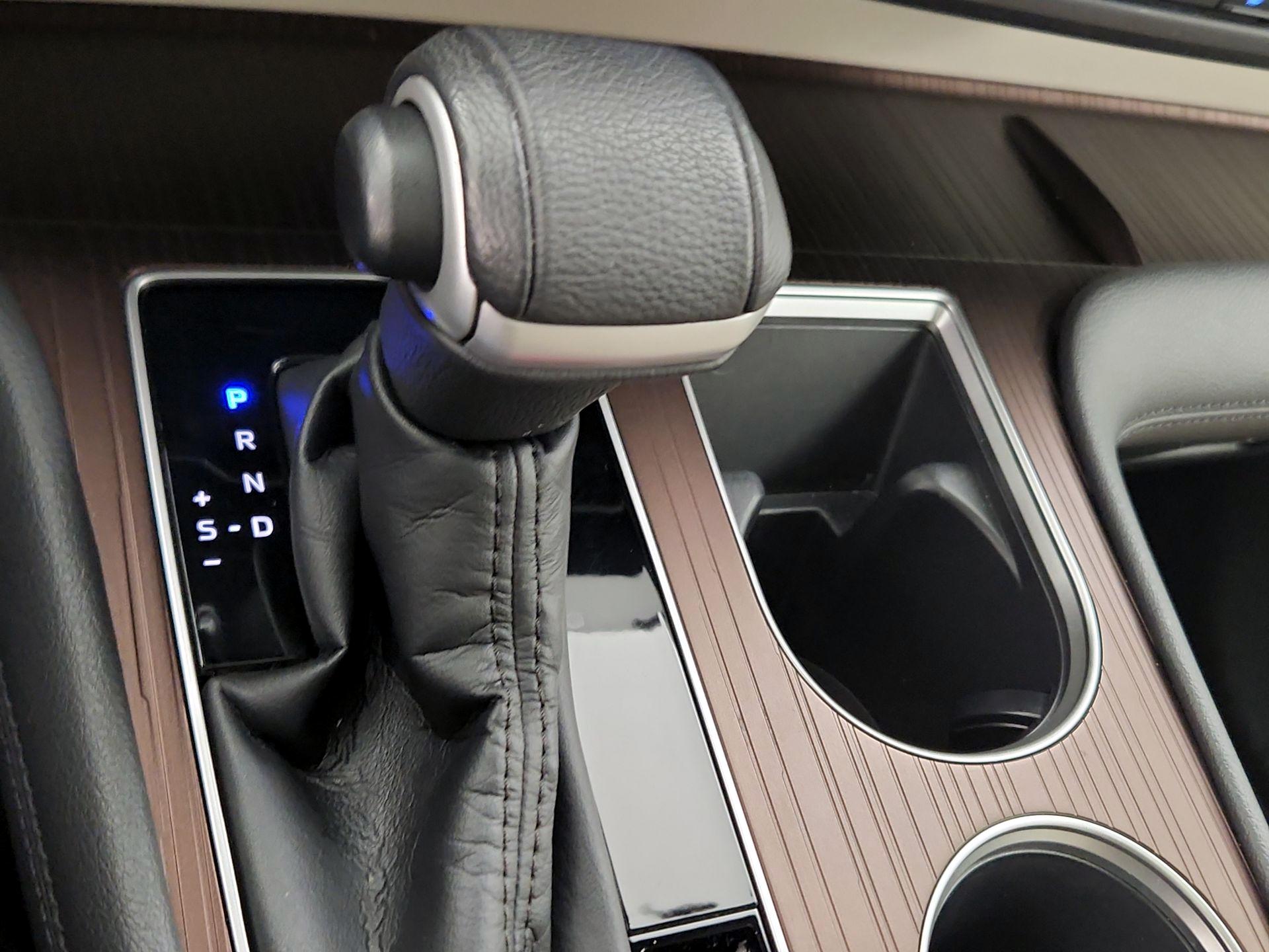 Thumbnail: 2021 Toyota Sienna - 17