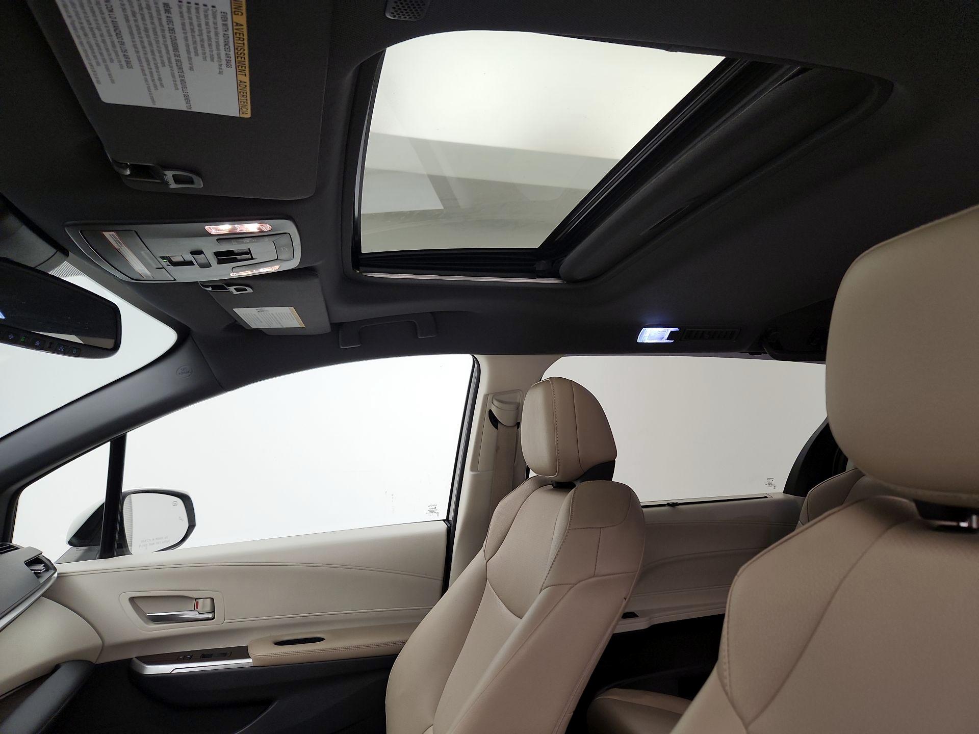 Thumbnail: 2021 Toyota Sienna - 19