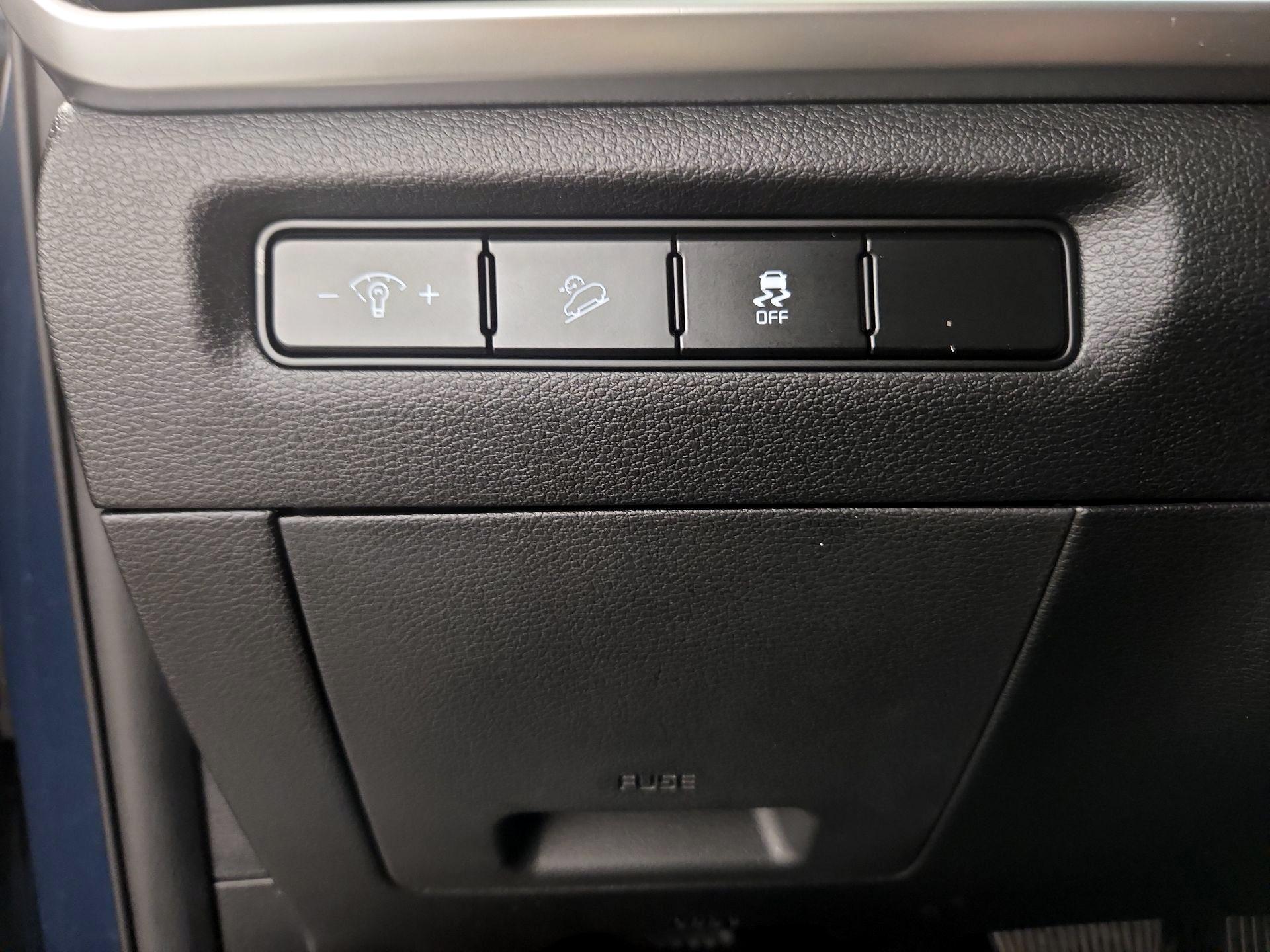 Thumbnail: 2023 Kia Telluride - 13