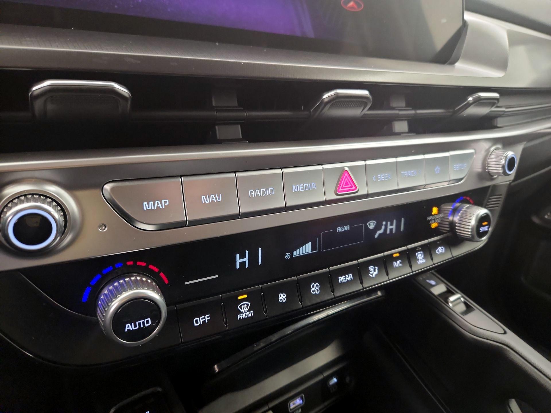 Thumbnail: 2023 Kia Telluride - 17