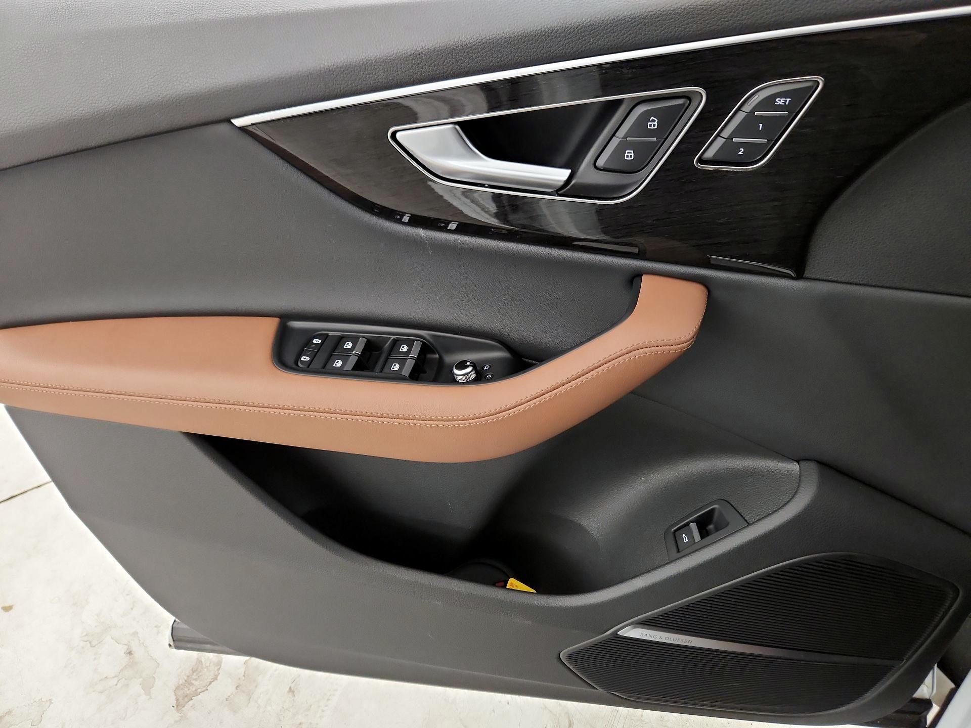 Thumbnail: 2023 Audi Q7 - 12