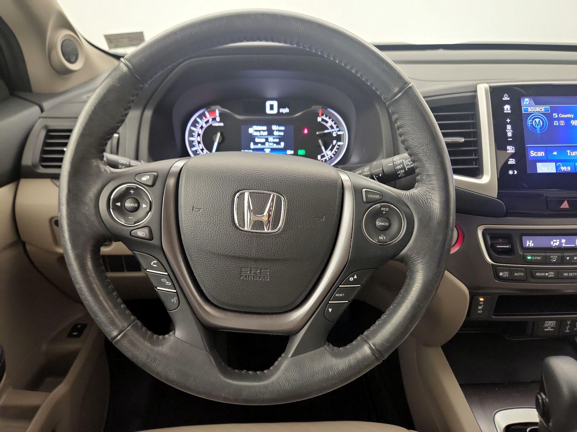 Thumbnail: 2018 Honda Pilot - 10