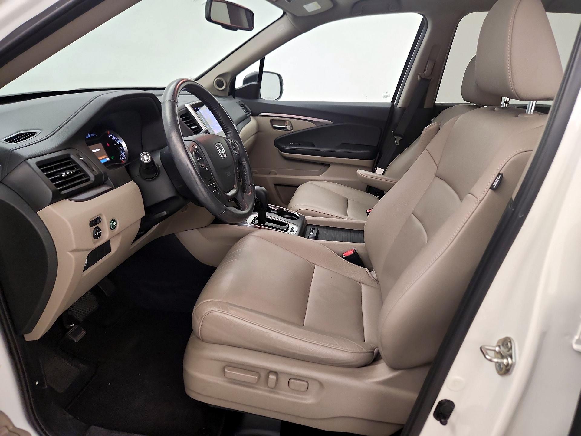 Thumbnail: 2018 Honda Pilot - 11