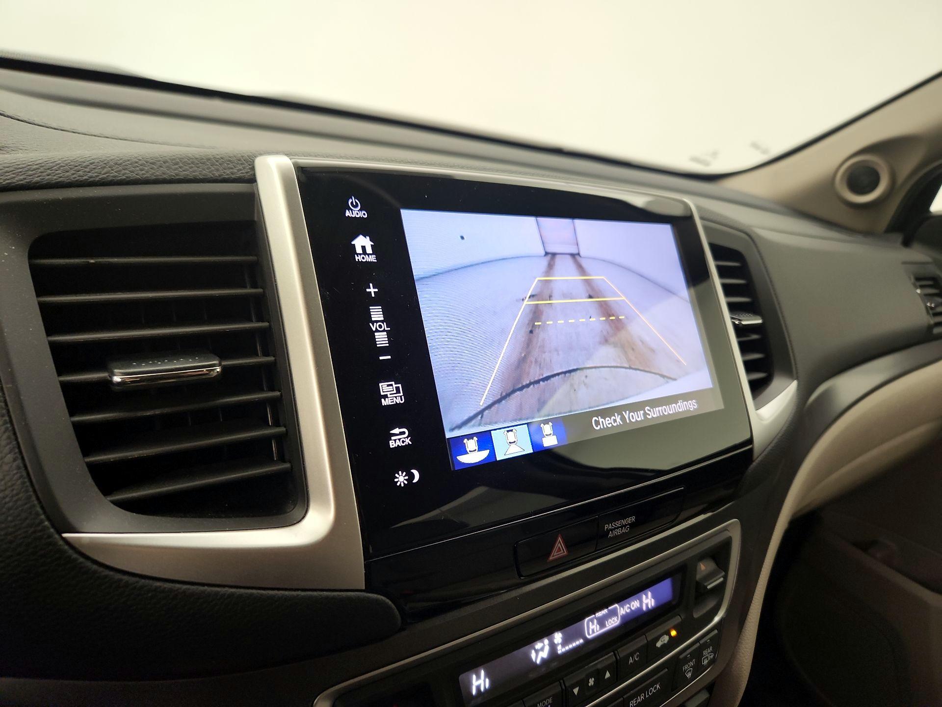 Thumbnail: 2018 Honda Pilot - 14