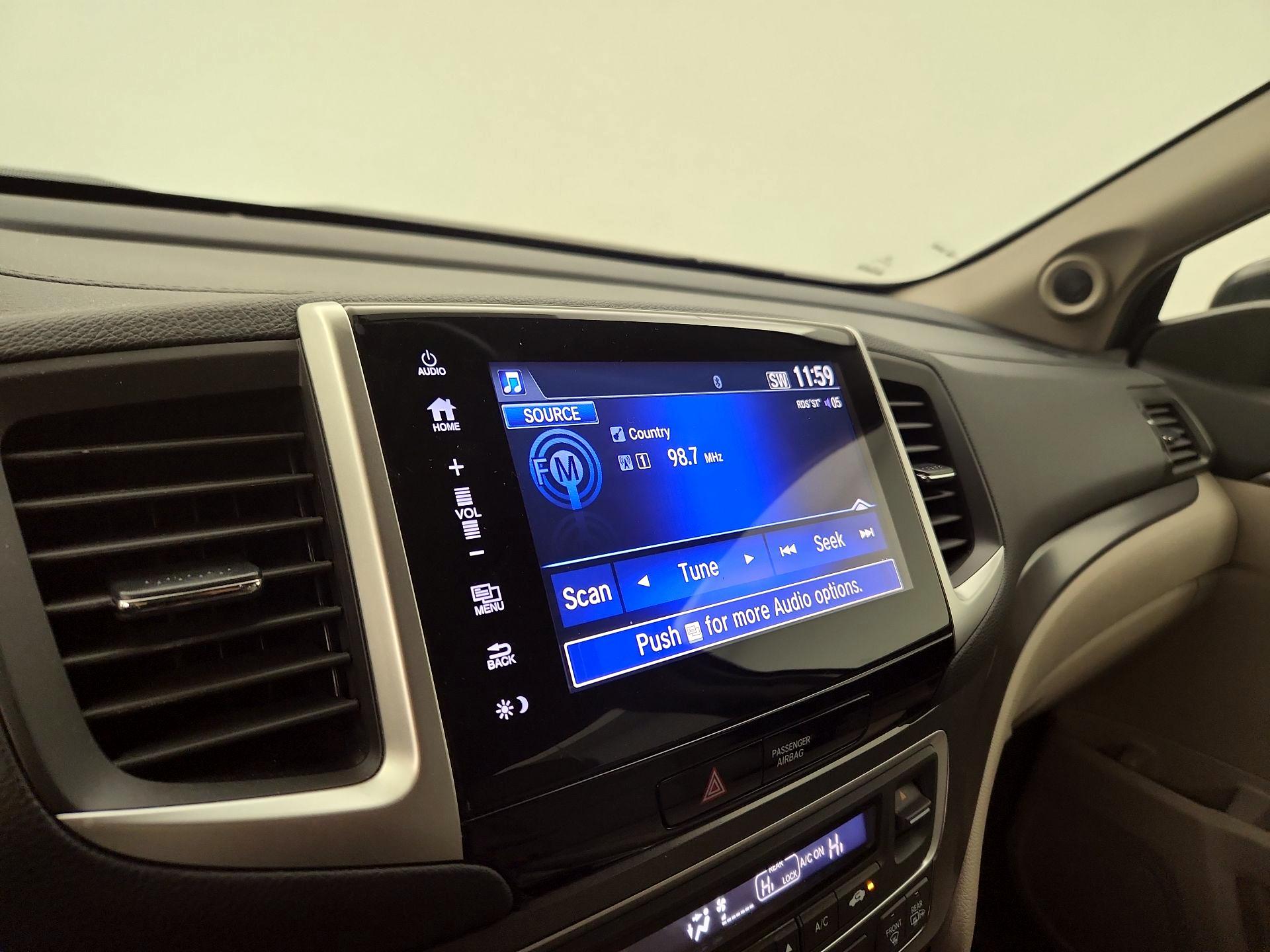 Thumbnail: 2018 Honda Pilot - 15