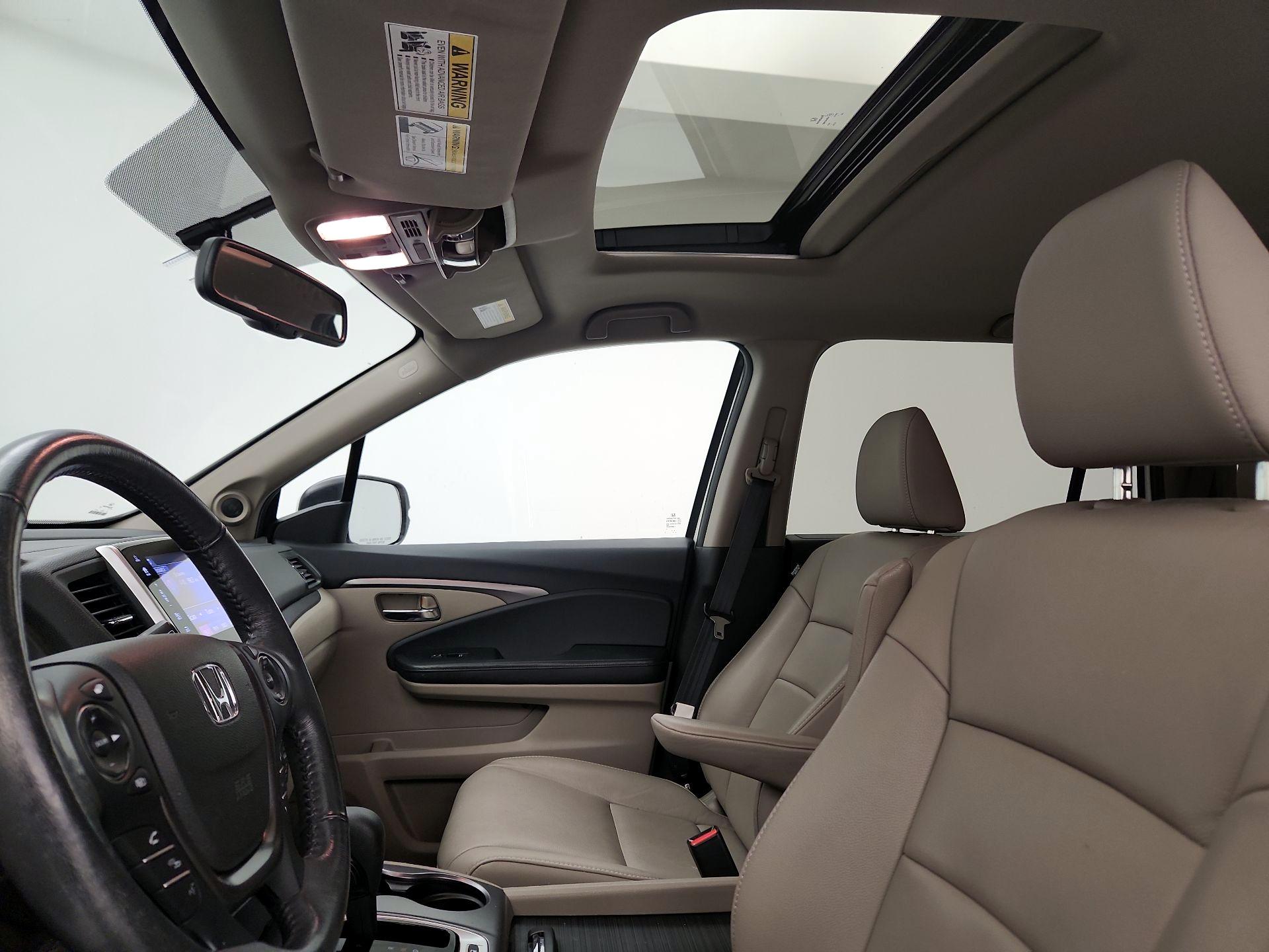 Thumbnail: 2018 Honda Pilot - 19