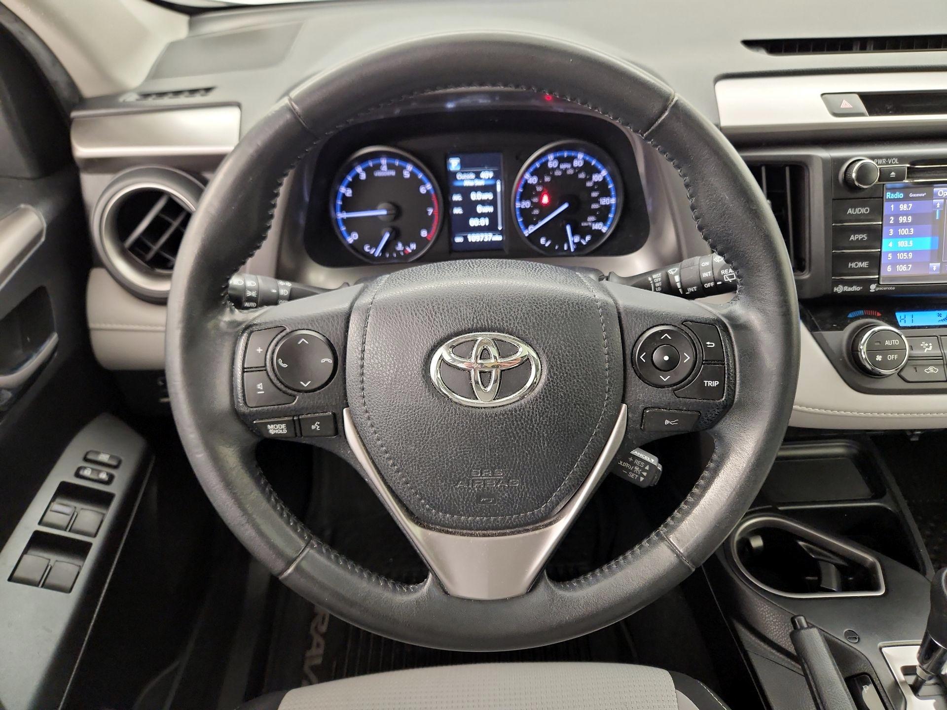 Thumbnail: 2018 Toyota RAV4 - 10