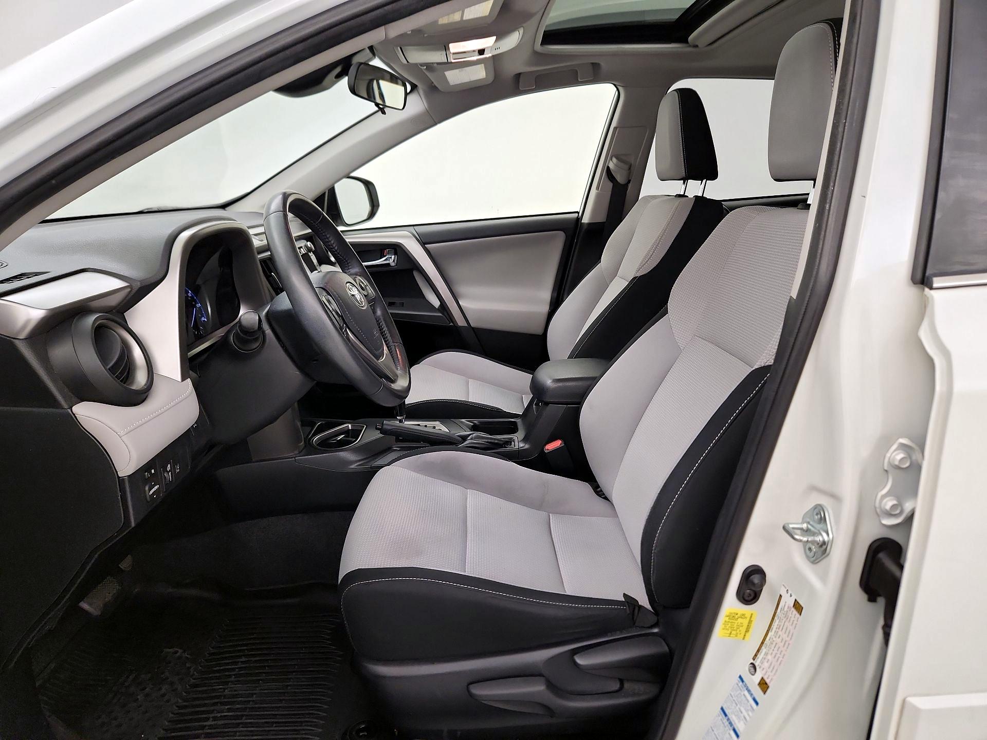 Thumbnail: 2018 Toyota RAV4 - 11