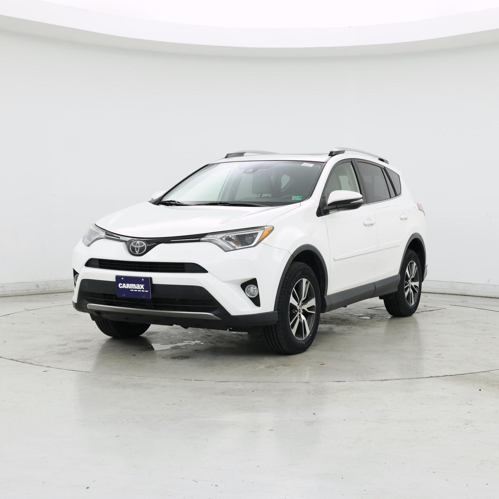 Thumbnail: 2018 Toyota RAV4 - 4