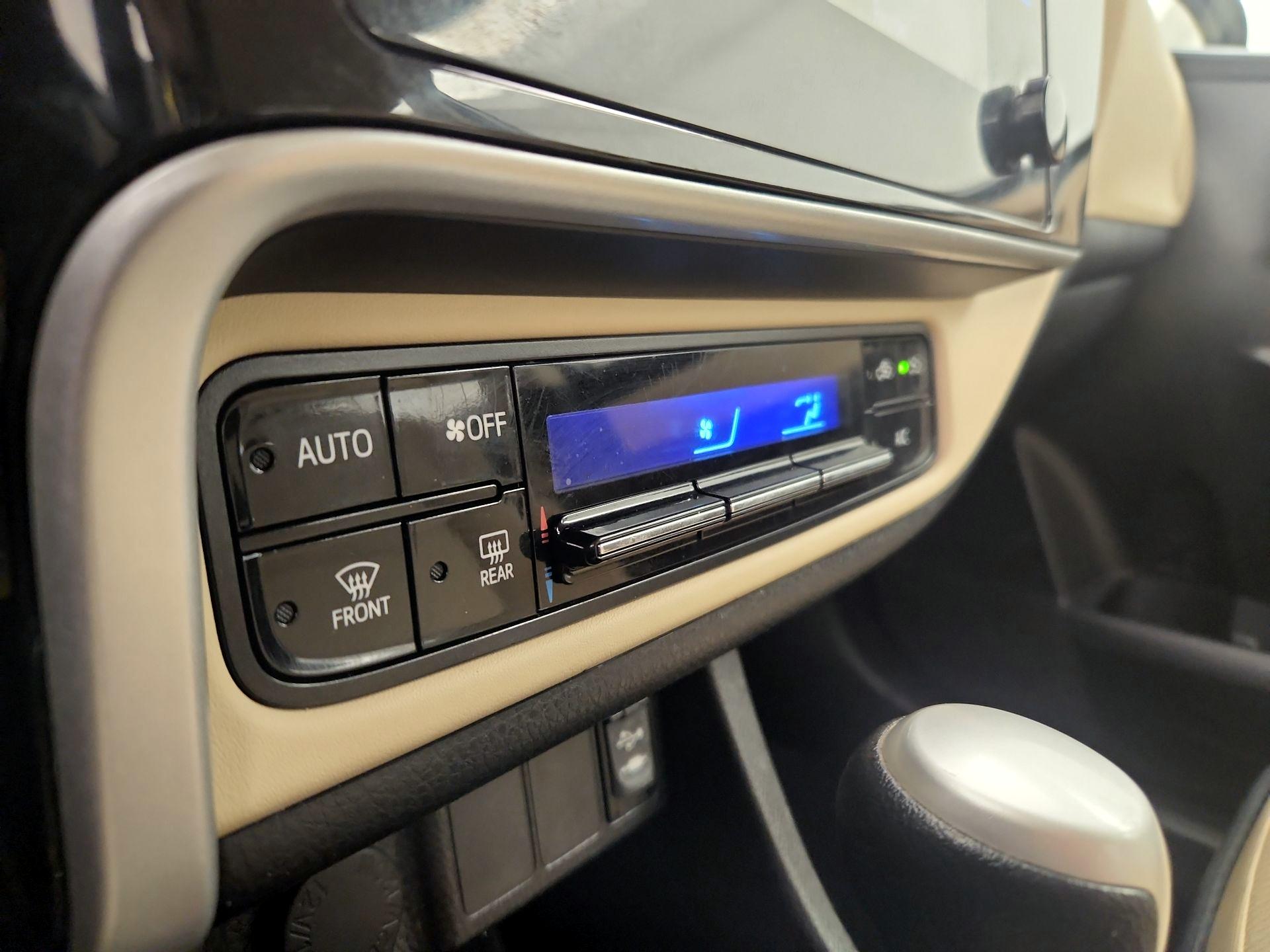 Thumbnail: 2018 Toyota Corolla - 16