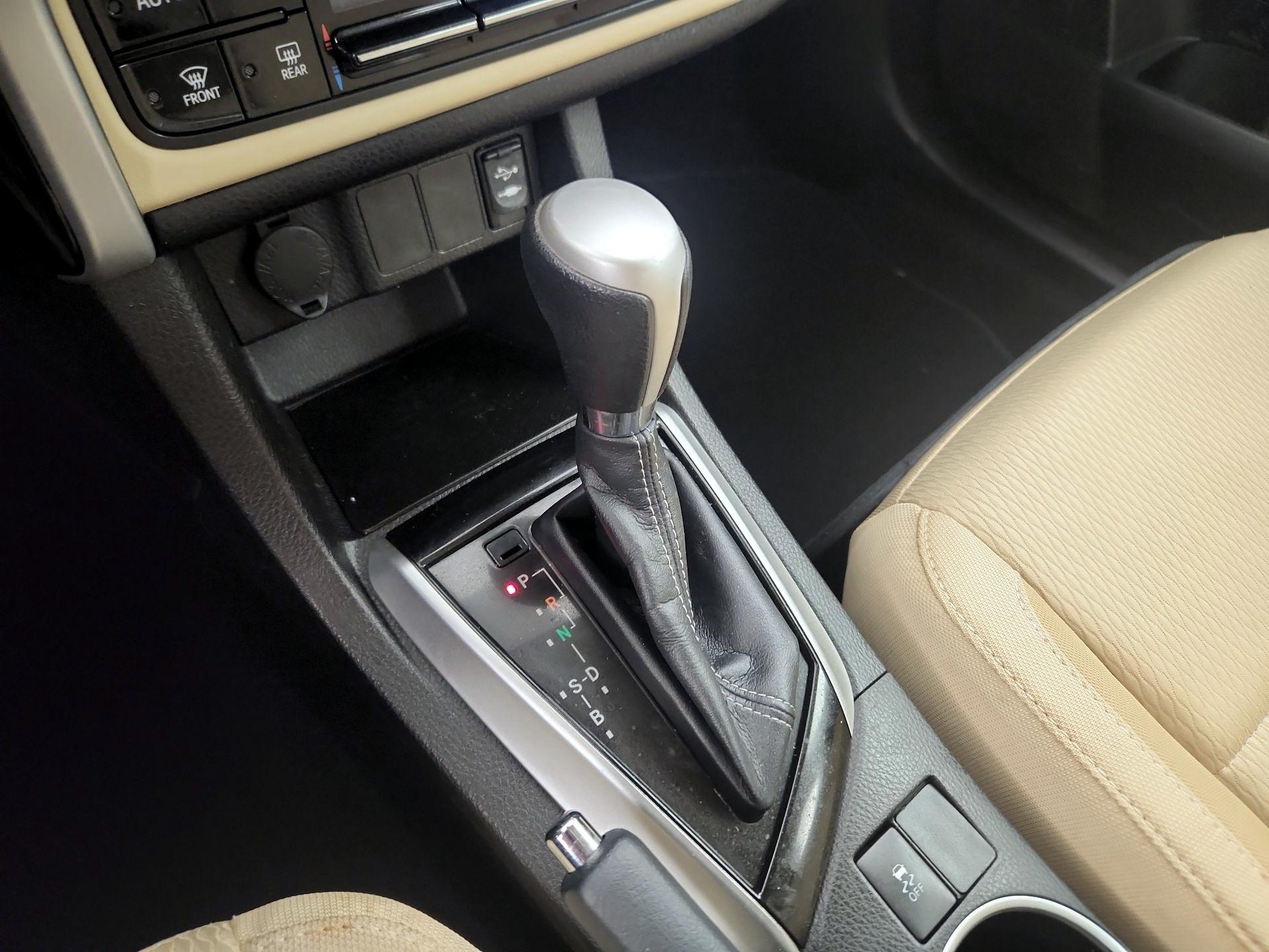 Thumbnail: 2018 Toyota Corolla - 17