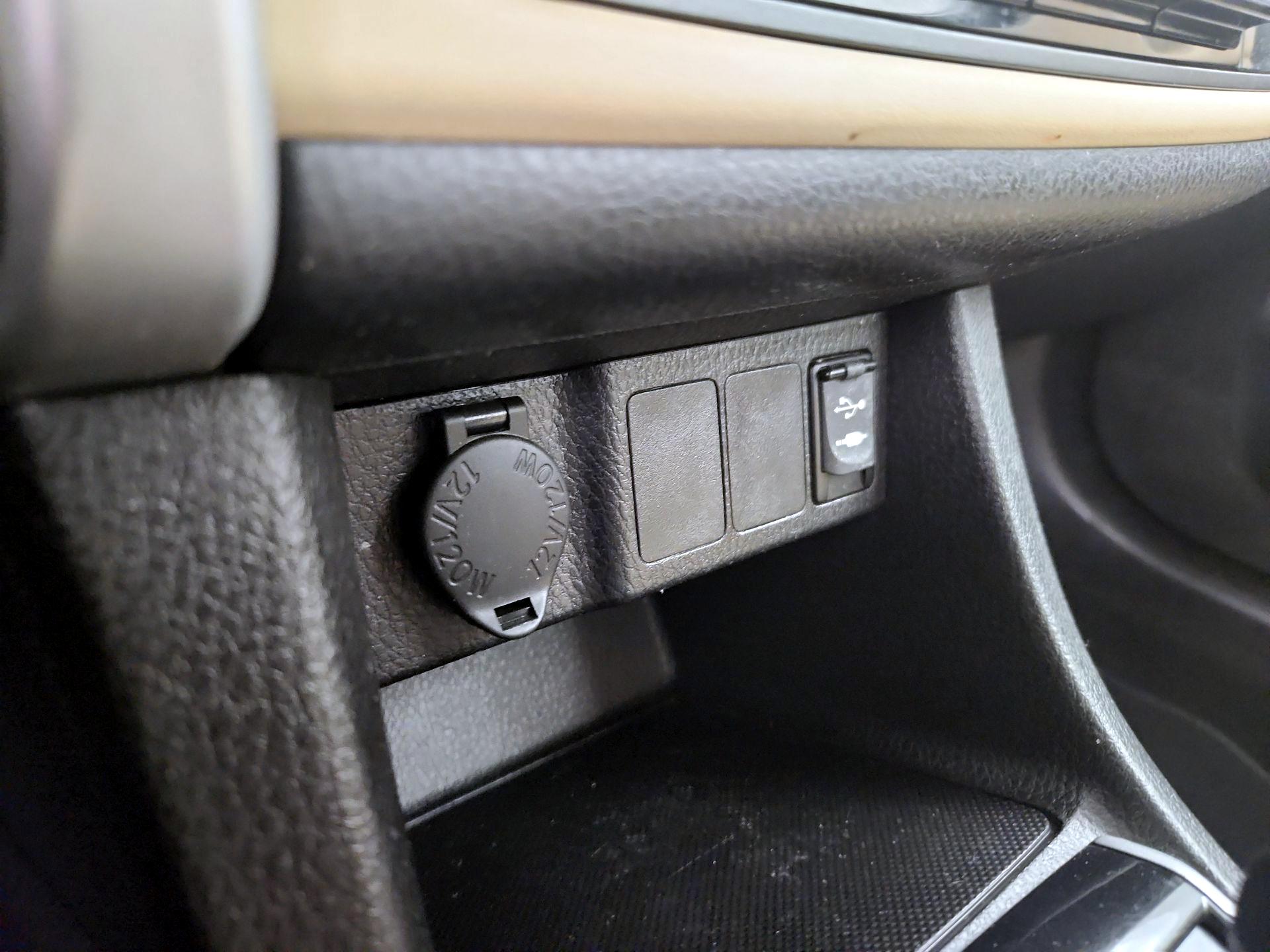 Thumbnail: 2018 Toyota Corolla - 18