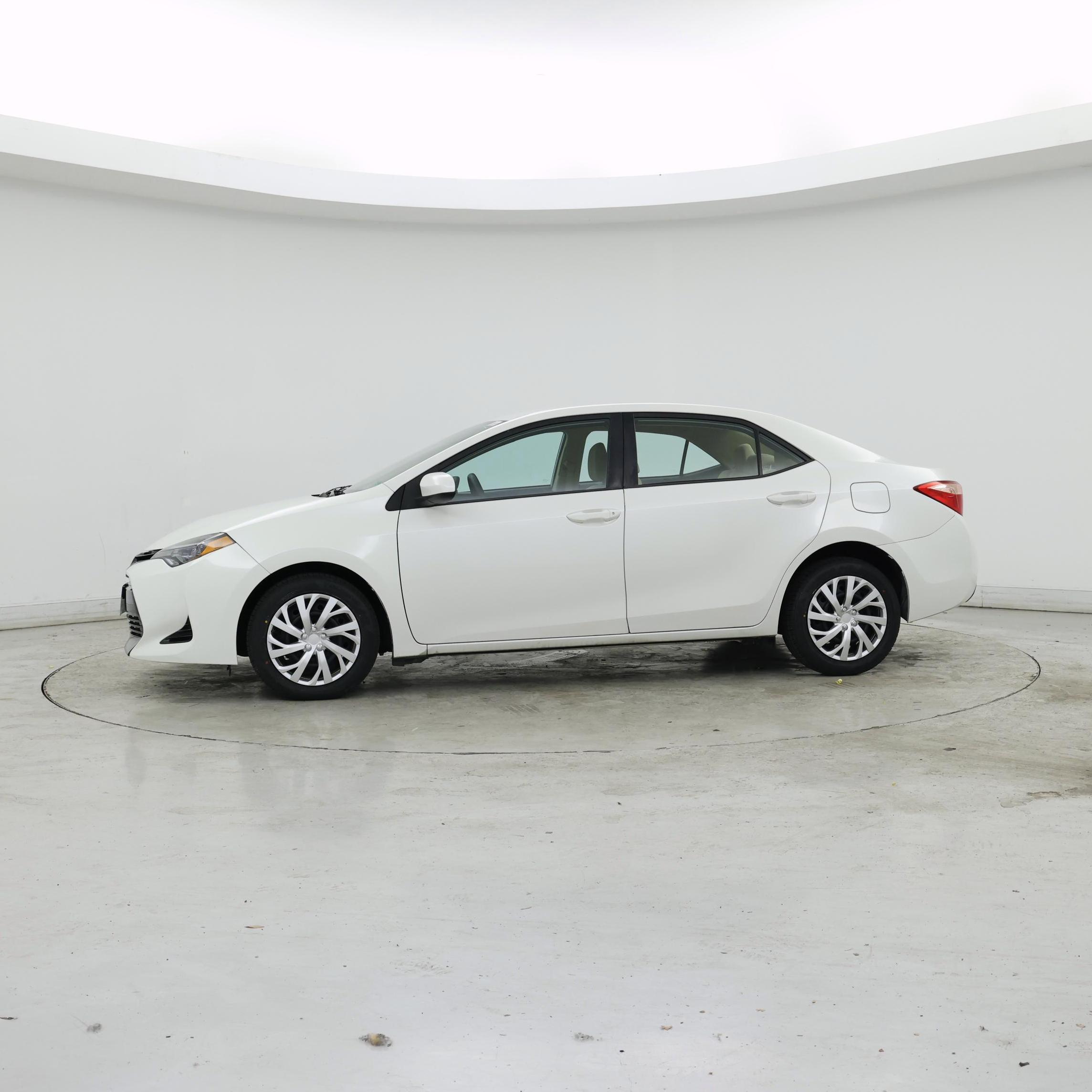 Thumbnail: 2018 Toyota Corolla - 3