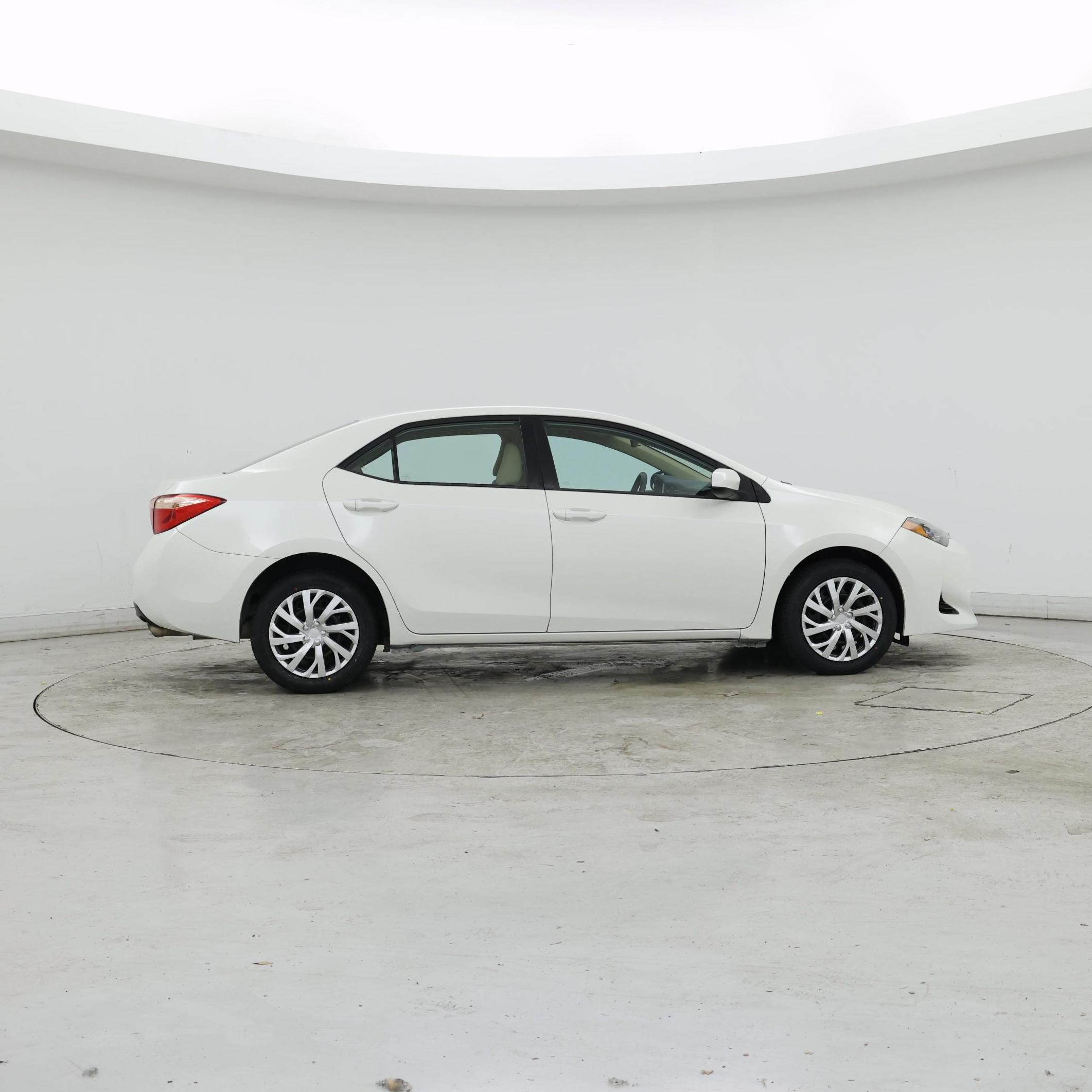 Thumbnail: 2018 Toyota Corolla - 7