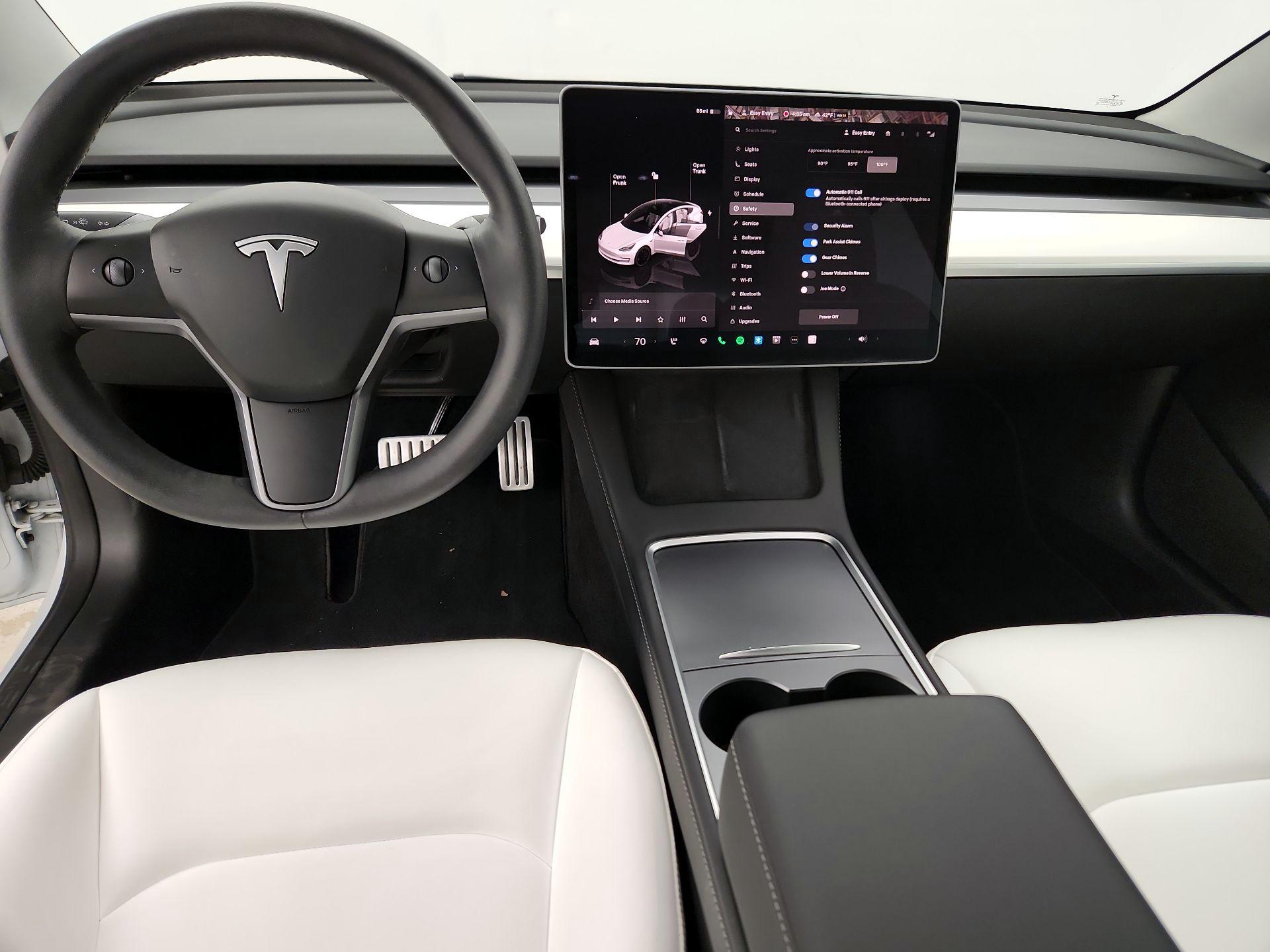 Thumbnail: 2023 Tesla Model 3 - 9