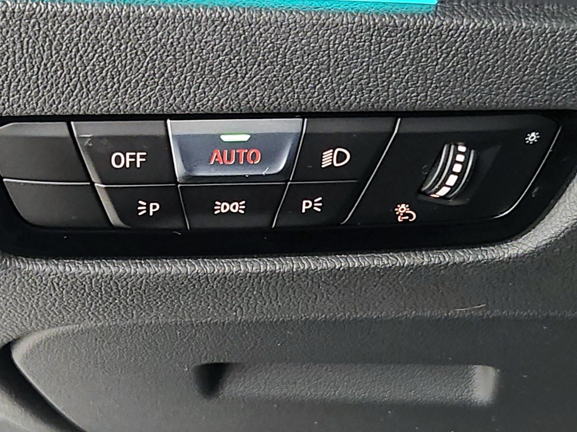 Thumbnail: 2020 BMW 3 Series - 13