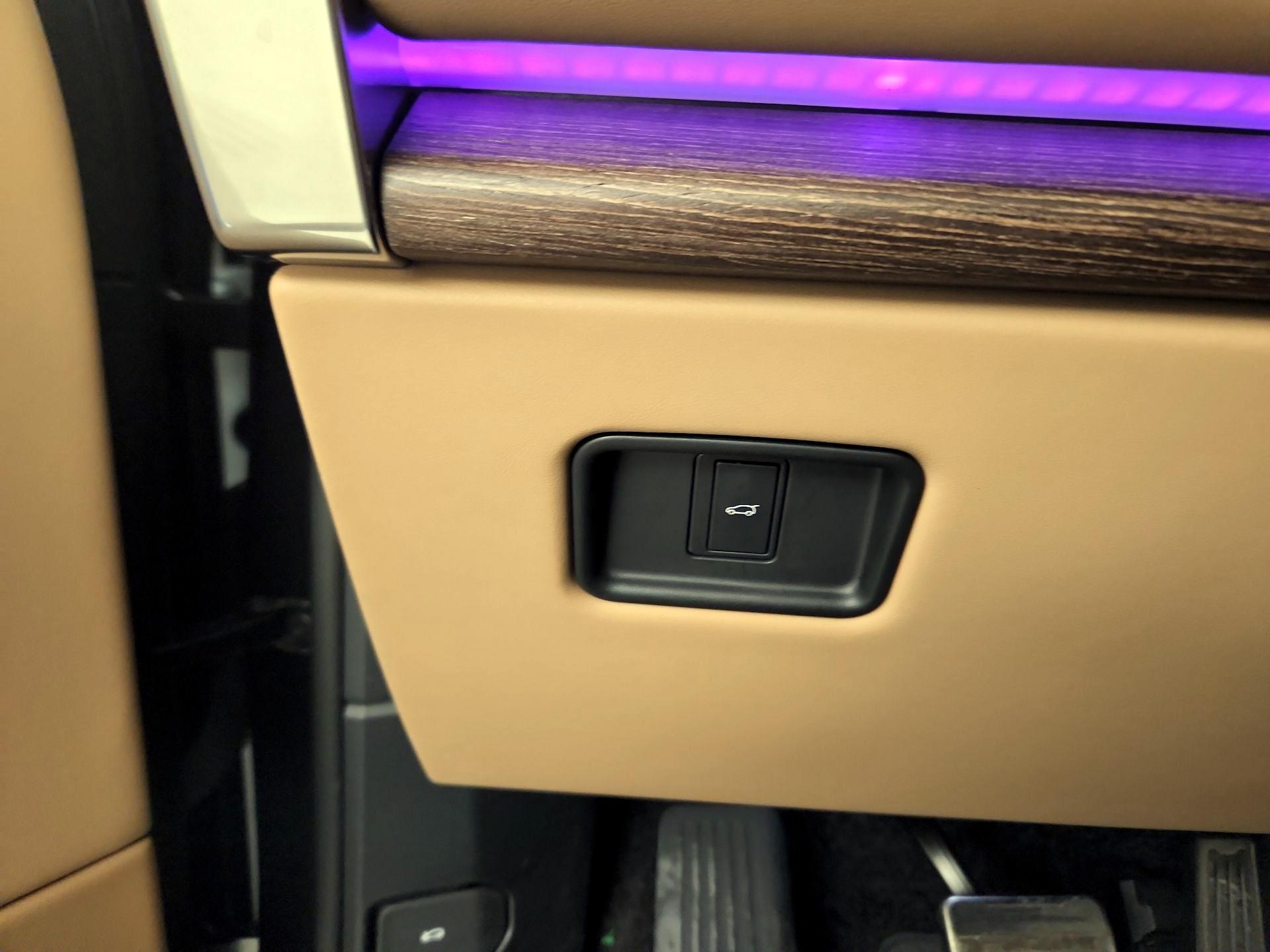 Thumbnail: 2024 Land Rover Range Rover - 13