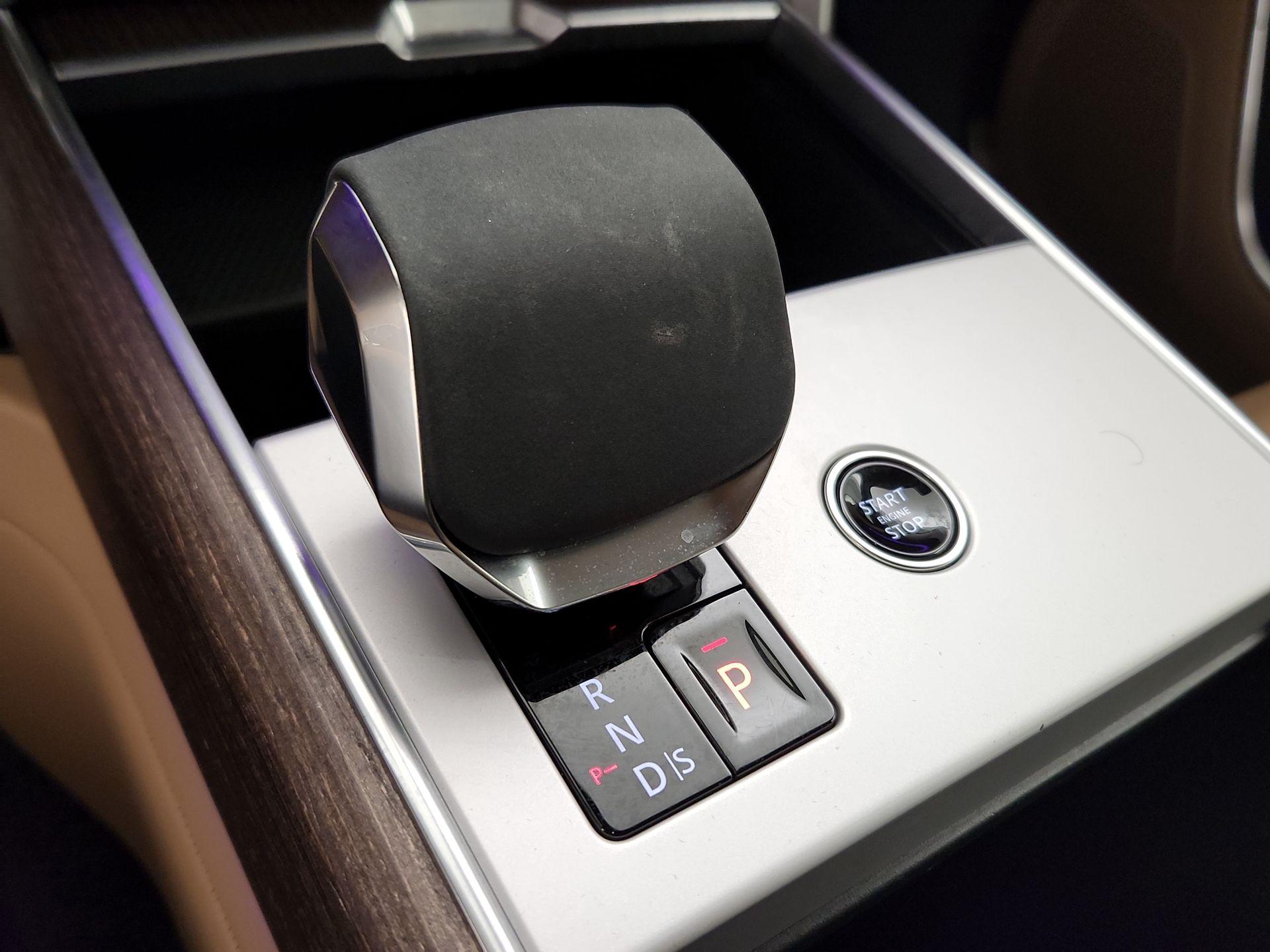 Thumbnail: 2024 Land Rover Range Rover - 18