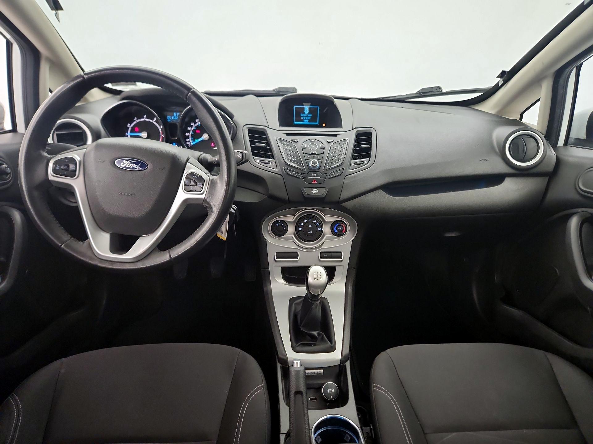 Thumbnail: 2016 Ford Fiesta - 9