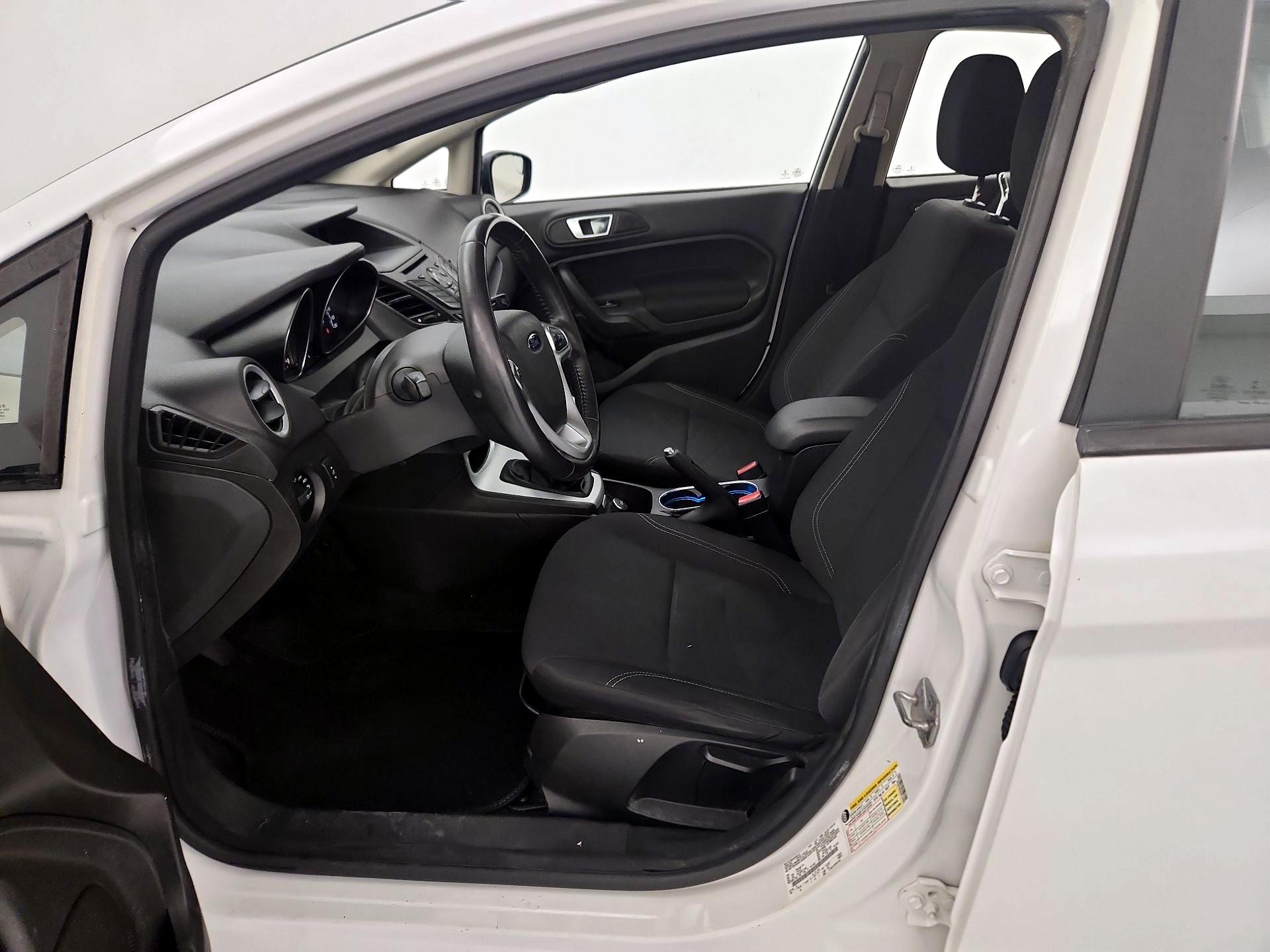 Thumbnail: 2016 Ford Fiesta - 11